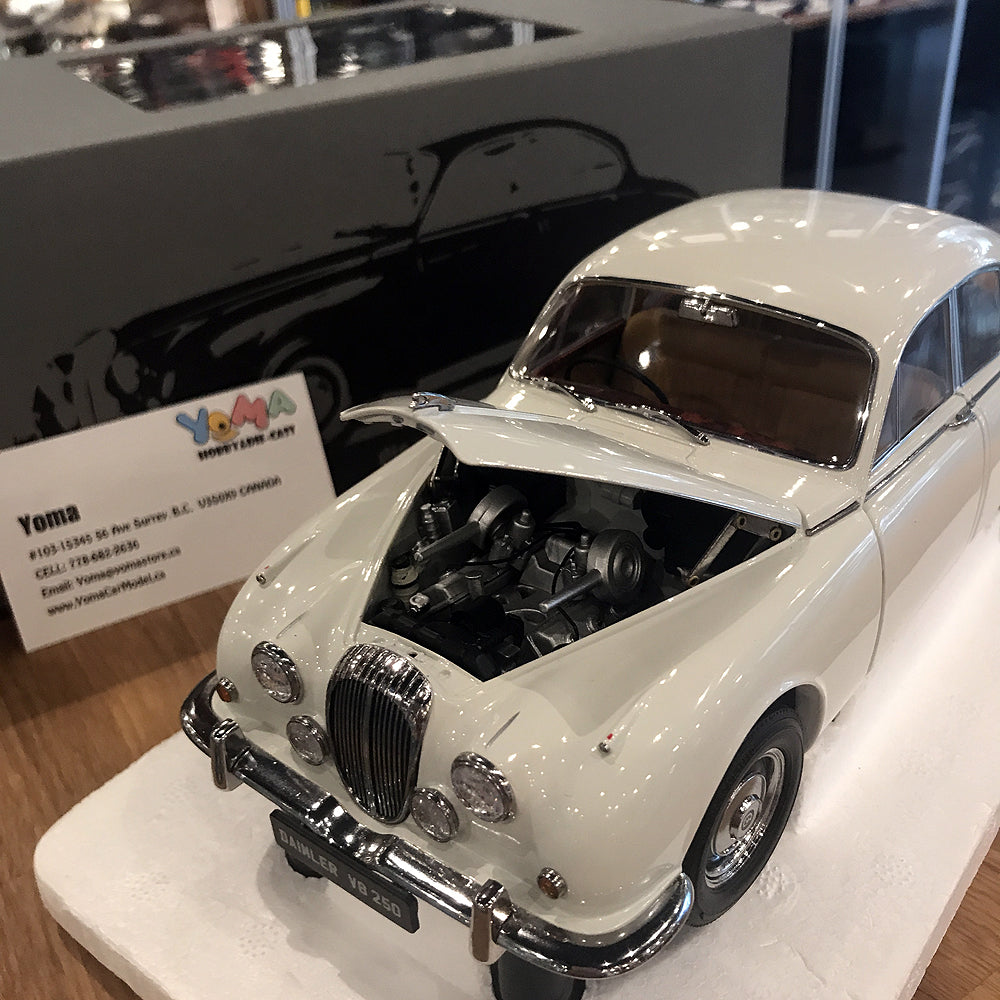 Paragon 1:18 Daimler 250 V8 1967 O.E. White PA-98313