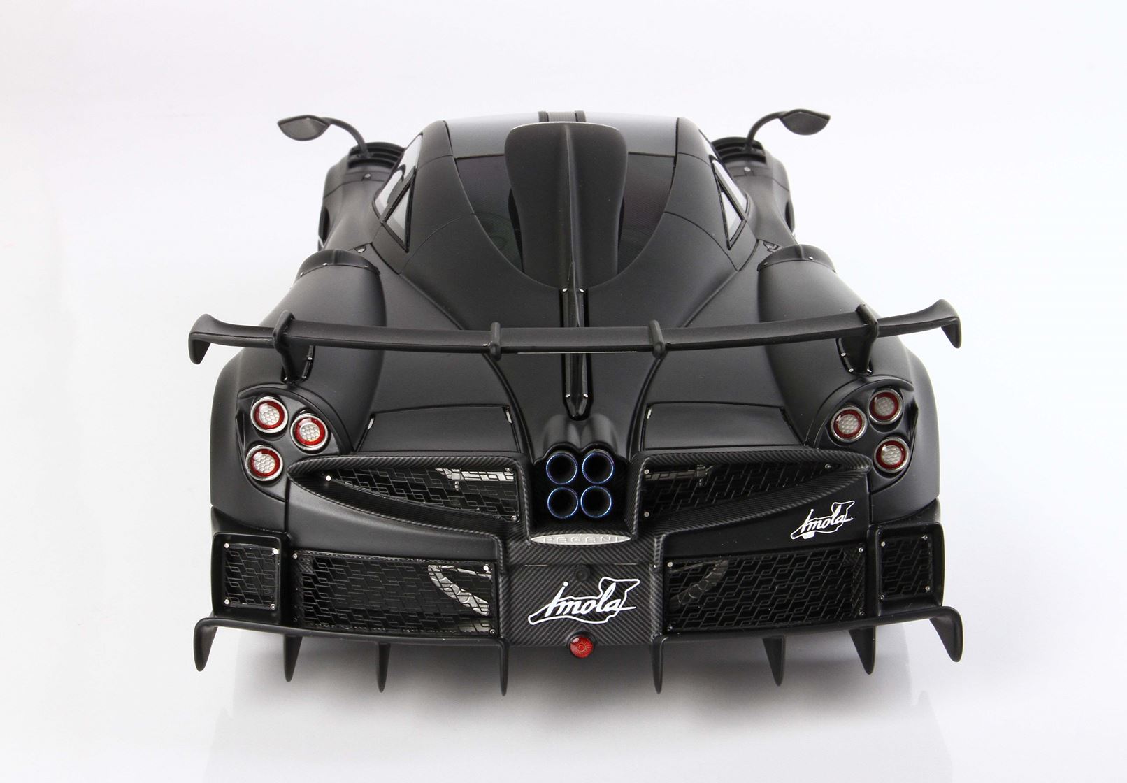 Pagani Imola - matte black - 1:18