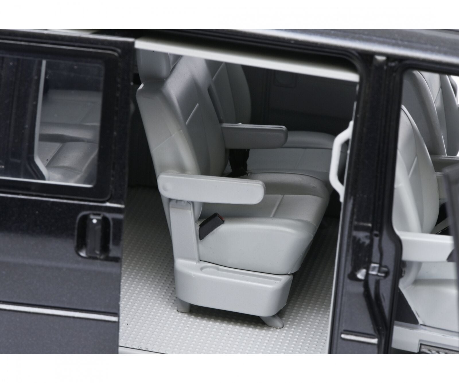 Schuco 1:18 Volkswagen T4b Caravelle Black 450041600