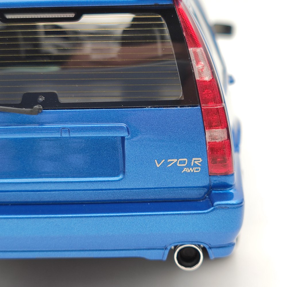 DNA Collectibles 1/18 Volvo V70 R Gen 1999 DNA000057 Resin Model Car Blue Toy Gift