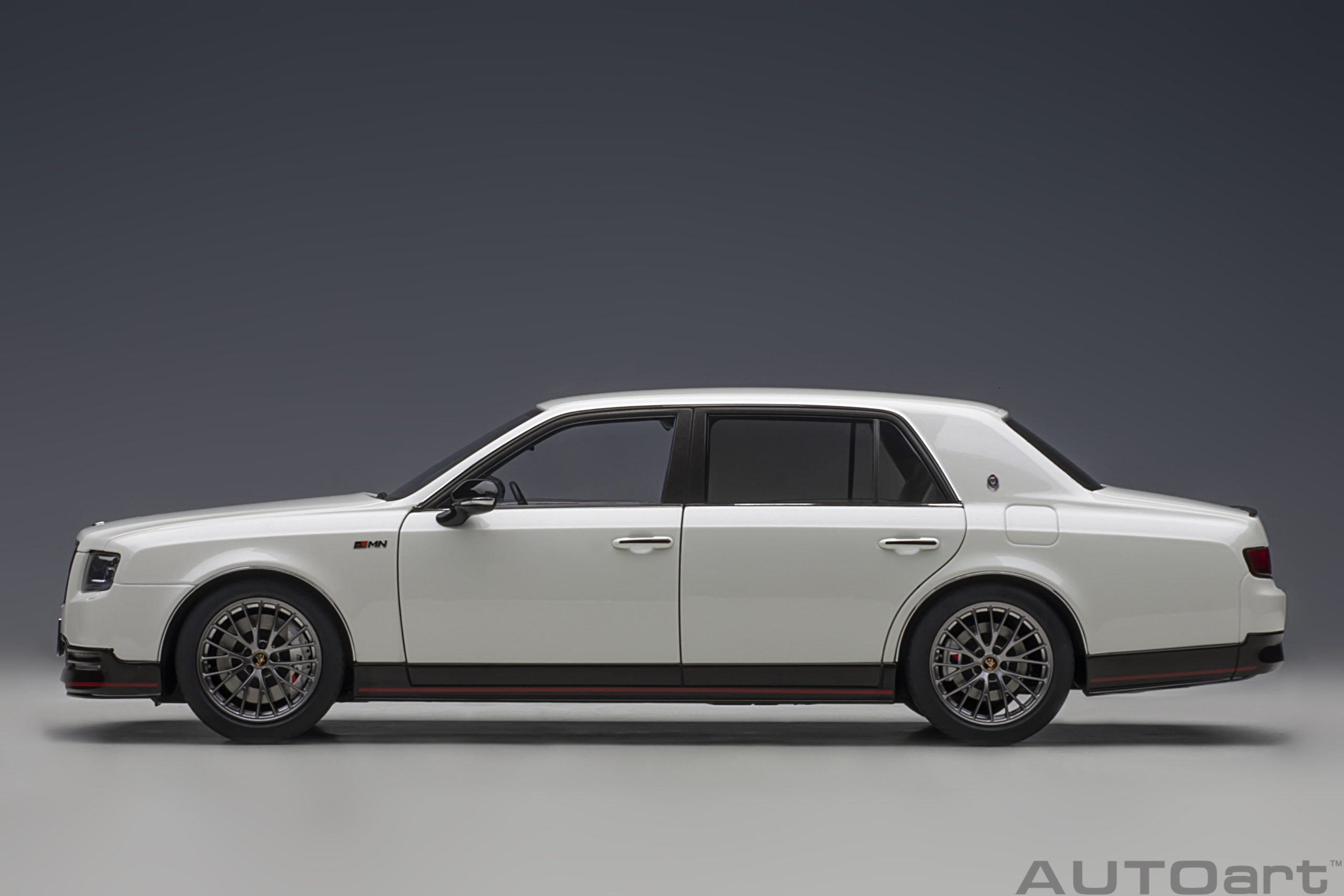 AUTOart 1:18 Toyota Century GRMN (Pearl White) 78764