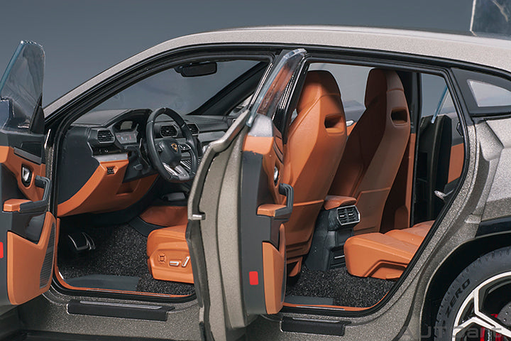 AUTOART 1:18 LAMBORGHINI URUS (GRIGIO TITANS/MATT GREY) 79164