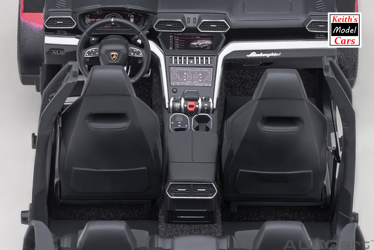 [1/18 Scale] Lamborghini Urus in Rosso Efesto by AUTOart Models