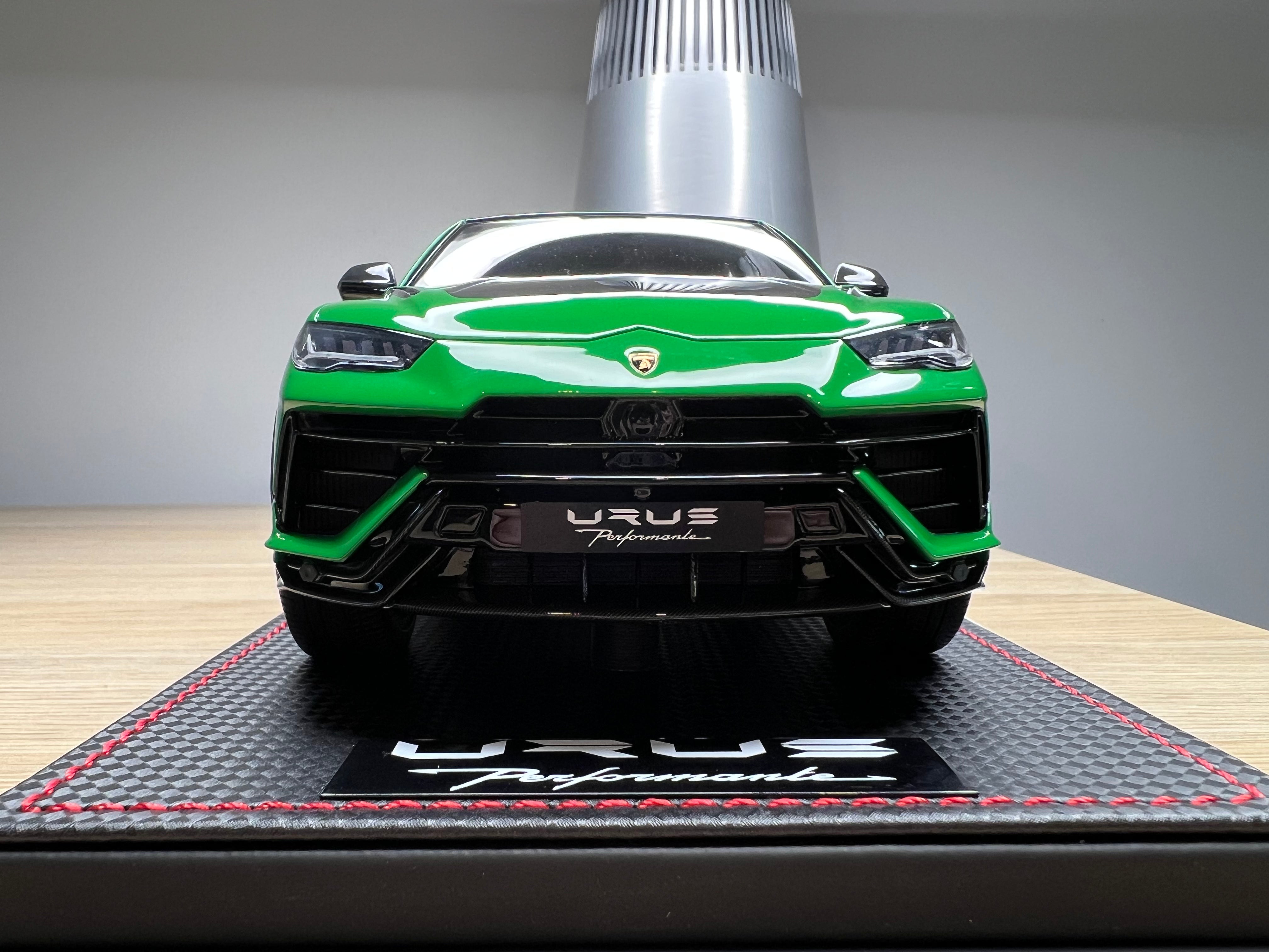 Lamborghini Urus Performante - Verde Viper - 1:18