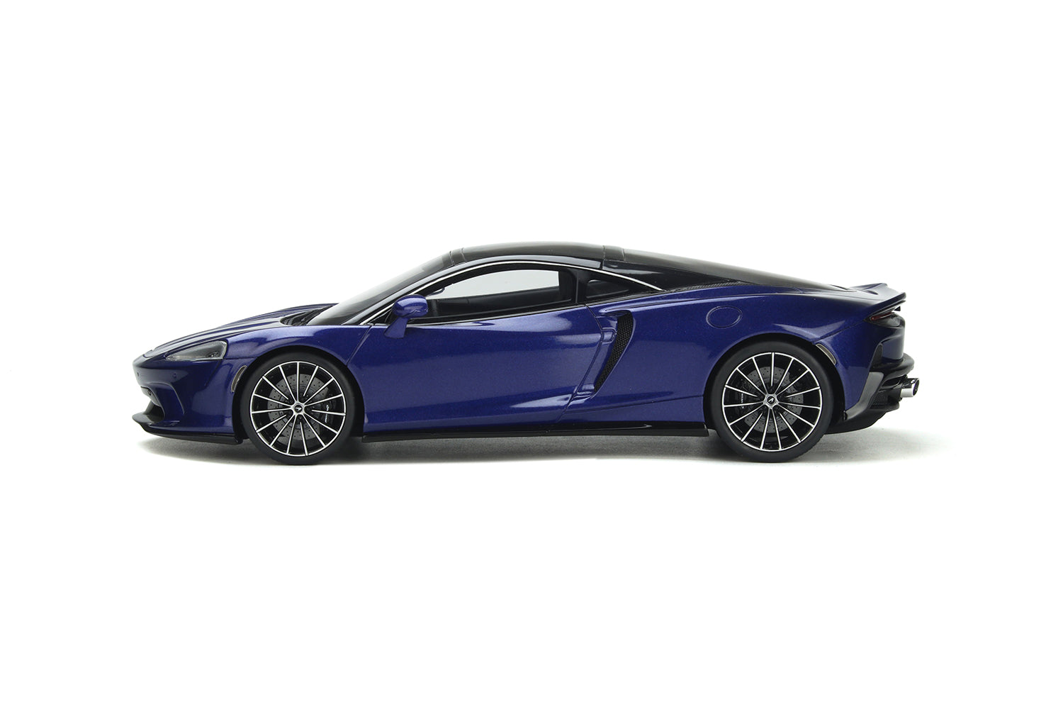 GT Spirit 1:18 2019 McLaren GT Namaka Blue GT818