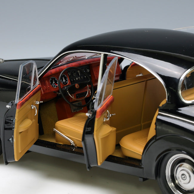 Paragon 1:18 1967 Jaguar MK2 Daimler V8 250 Black PA-98311
