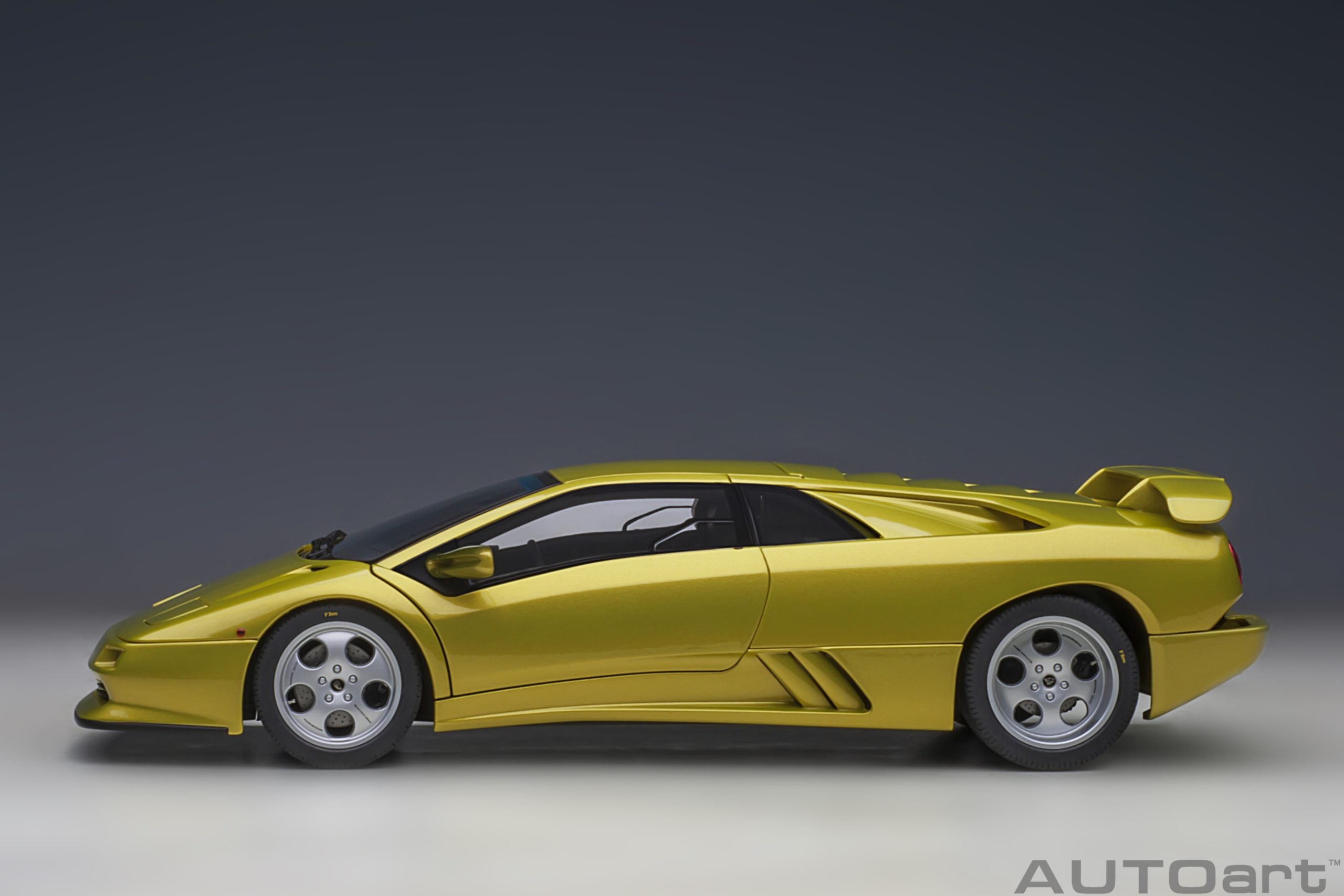 AUTOart 1:18 Lamborghini Diablo SE 30th Anniversary Edition (Giallo Spyder) 79157