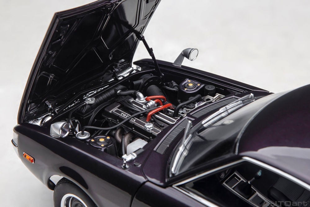 TOYOTA CELICA LIFTBACK 2000GT (RA25) 1973 DARK PURPLE - AUTOART SCALE 1:18