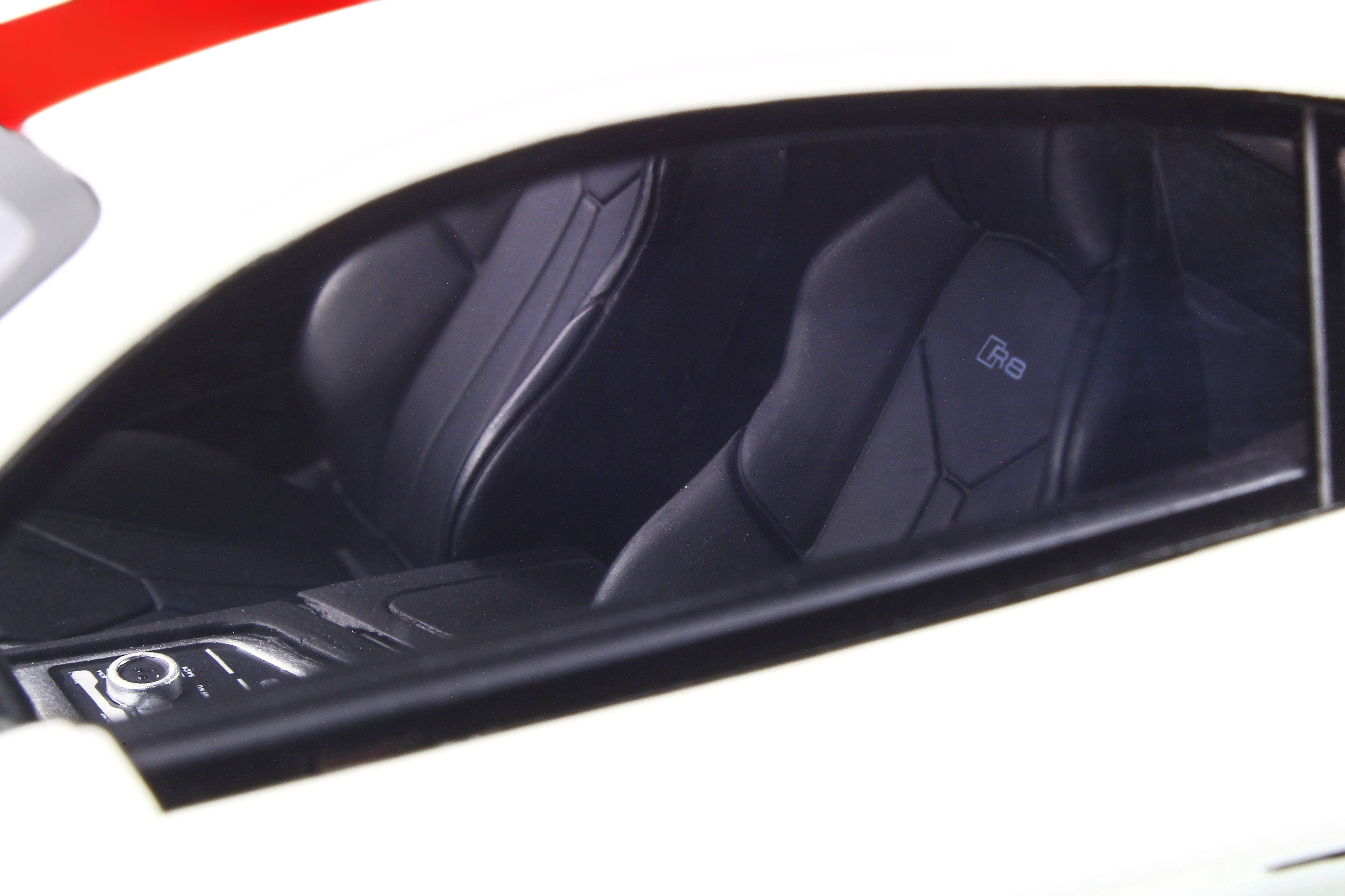 GT Spirit 1:18 Audi R8 V10 RWS TBC 2018 White/Red GT247