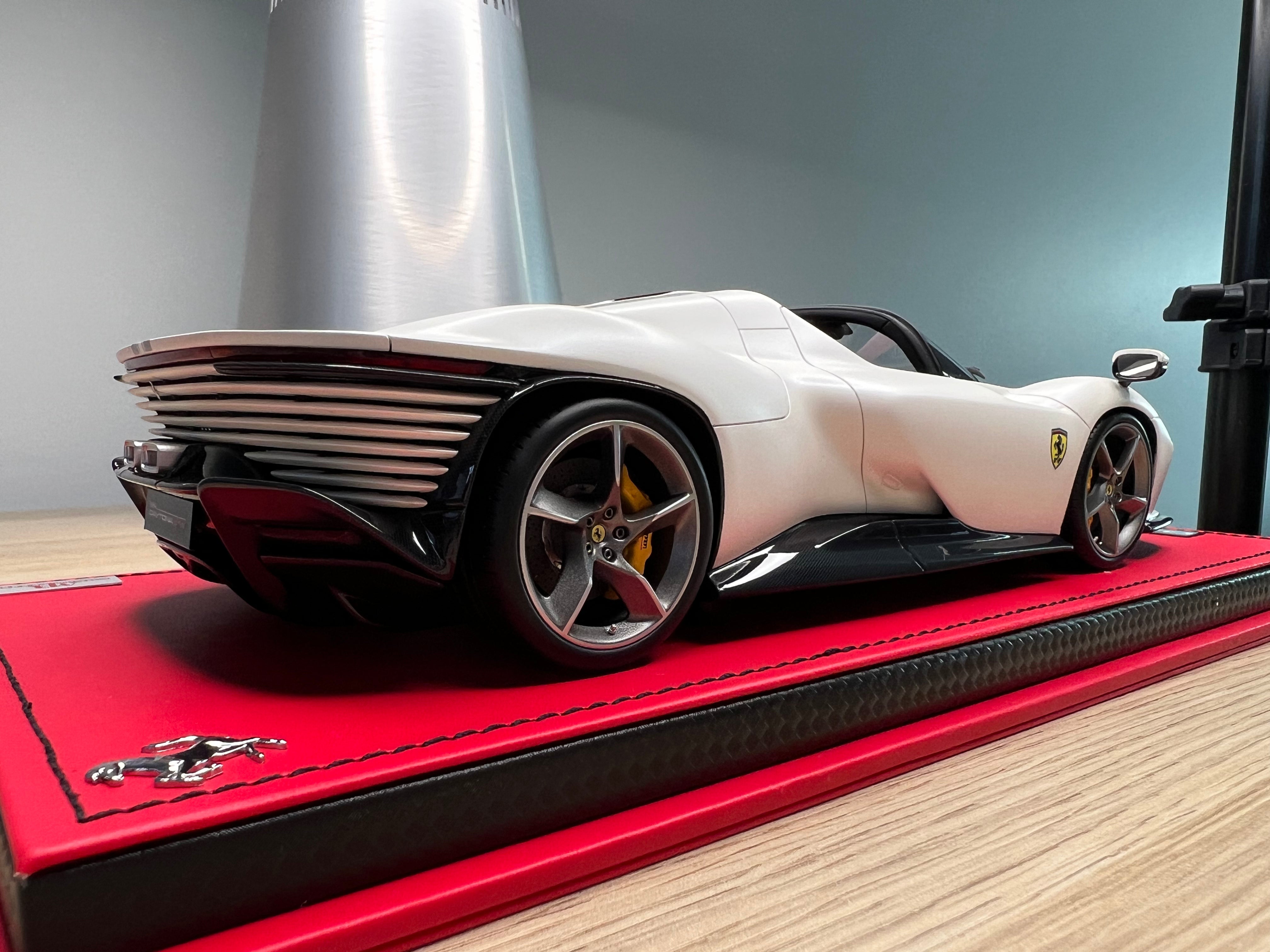 Ferrari Daytona SP3 Icona - Pearl White - 1:18