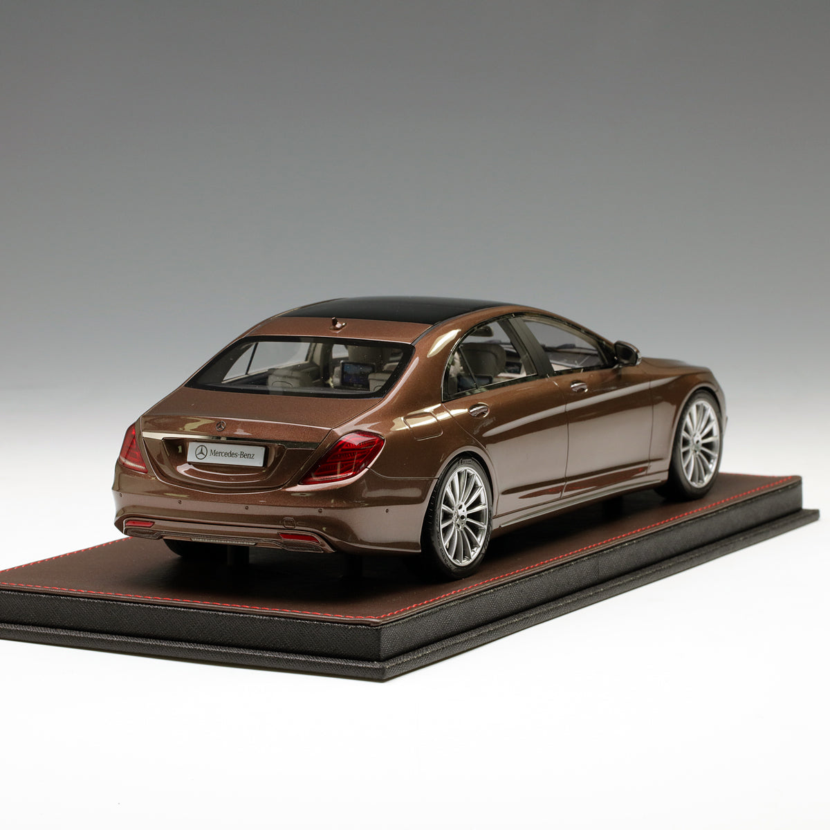 Frontiart 1:18 Mercedes-Benz S-Class (V222) Brown F044-24