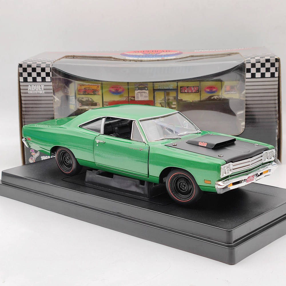 1:18 SUPERCAR Plymouth Roadrunner 1969 1/2 440 6BBLDiecast Model Car Limited Edition Collection Auto Toys Green Christmas gifts