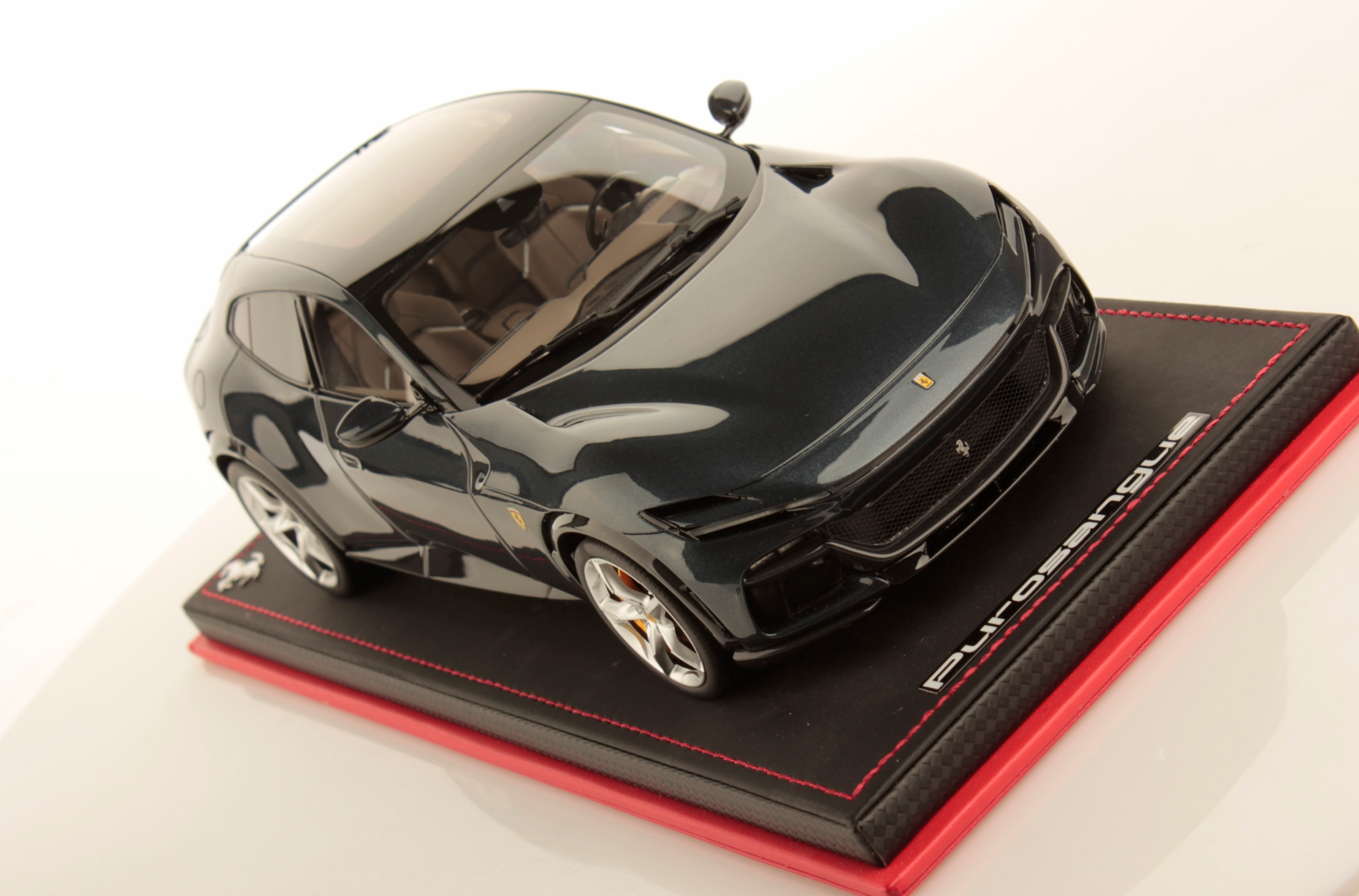 Ferrari Purosangue - Blu Roma - 1:18