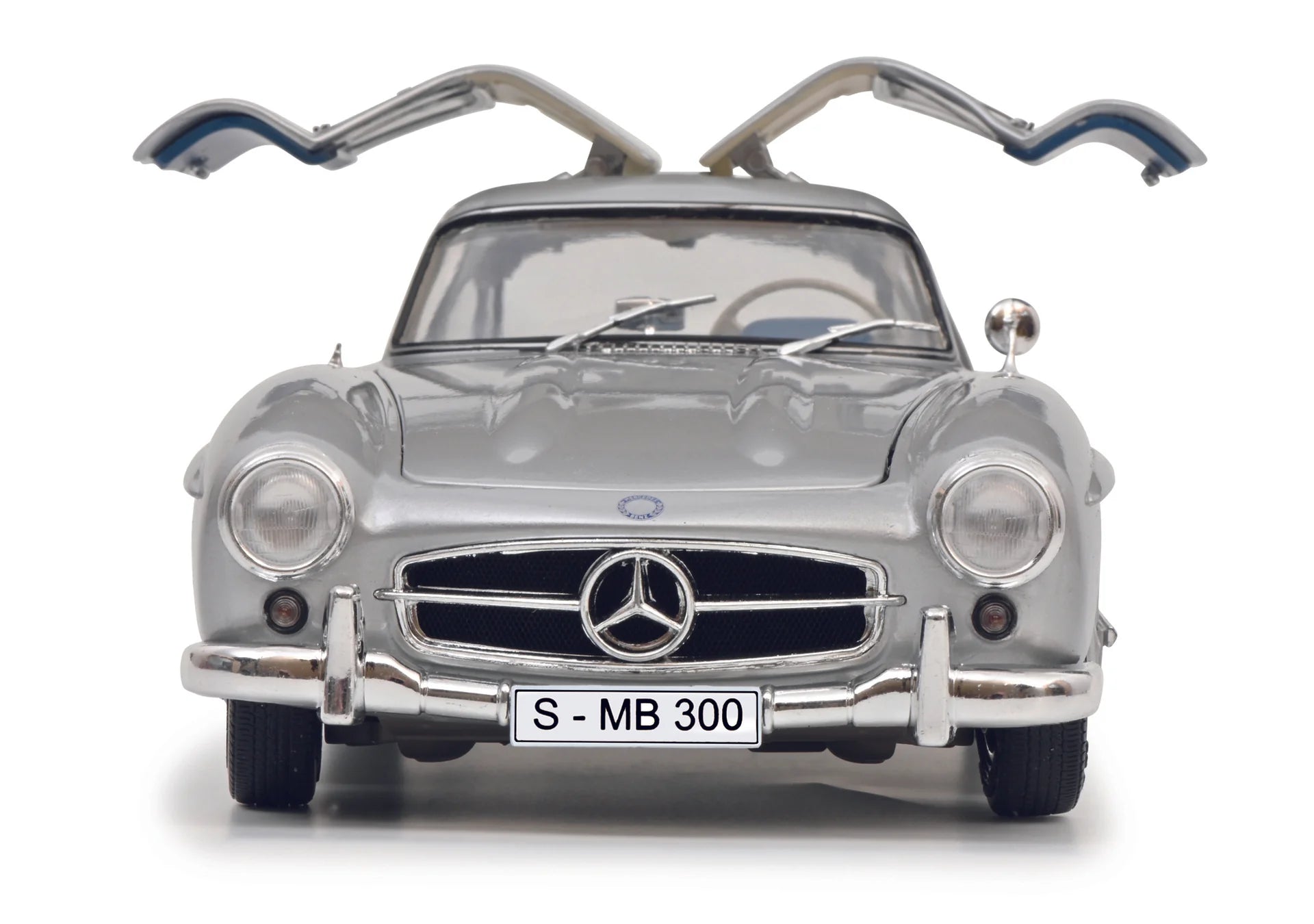 Schuco 1:18 Mercedes-Benz 300 SL Gullwing Silver 450045200