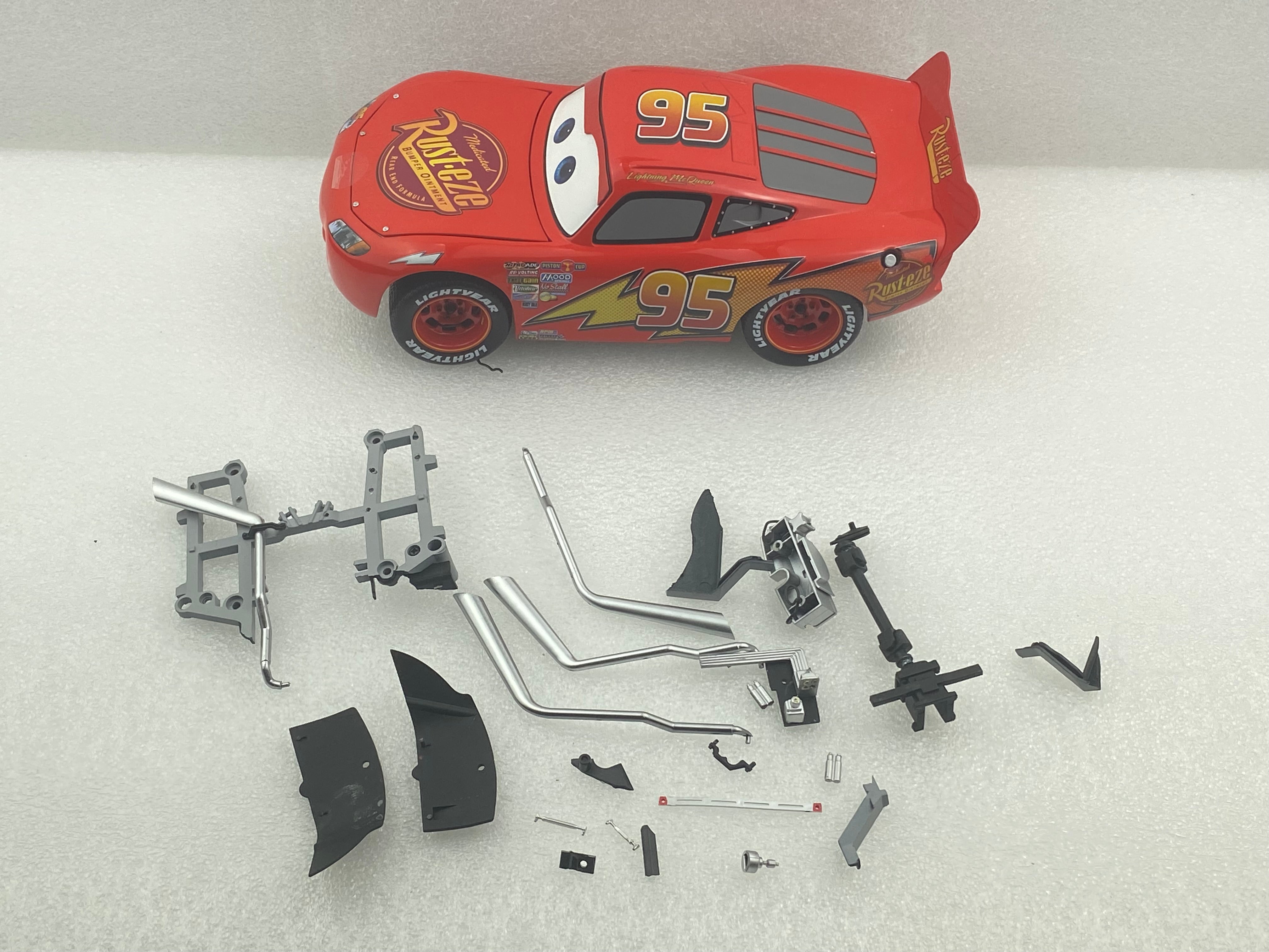 Schuco 1:18 Disney Lightning McQueen Movie Car With Showcase 450036000 (Clearance Final Sale)