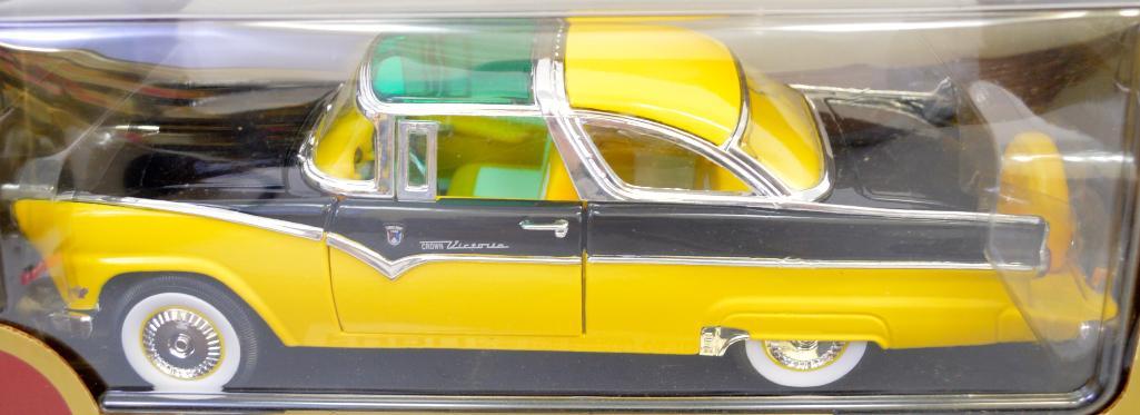 1:18 Yatming Ford Fairlane '55 Crown Victoria