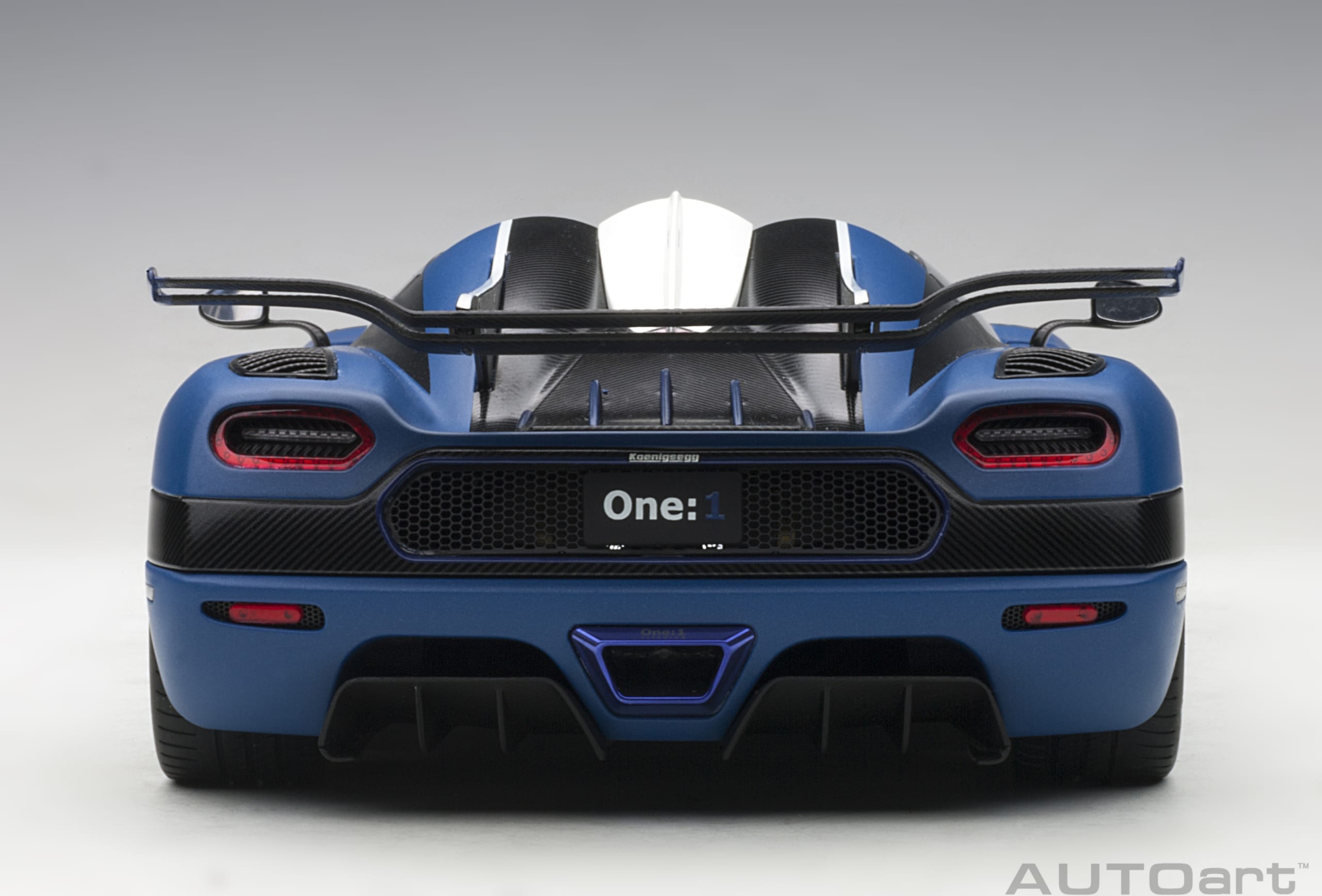 AUTOart 1:18 Koenigsegg One:1 Matt imperial blue 79018