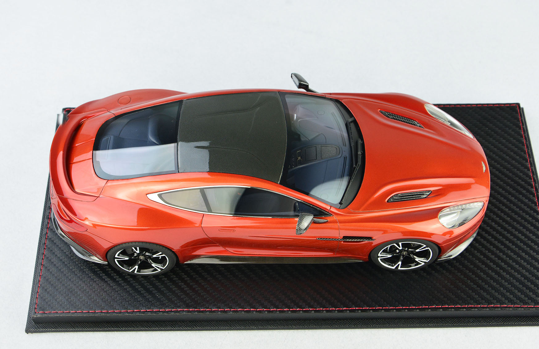Frontiart AvanStyle 1:18 Aston Martin Vanquish S Copper AS018-12