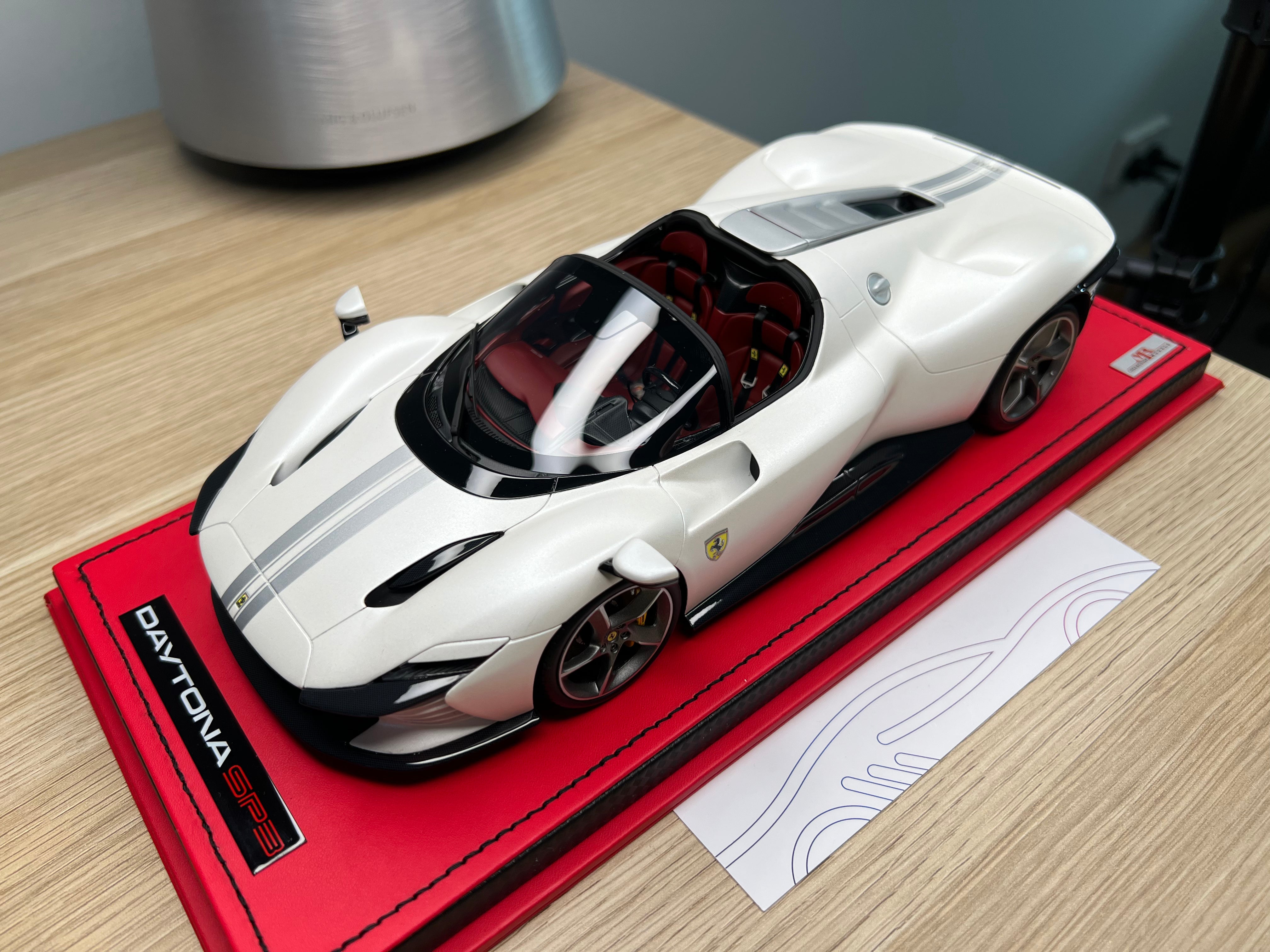 Ferrari Daytona SP3 Icona - Pearl White - 1:18