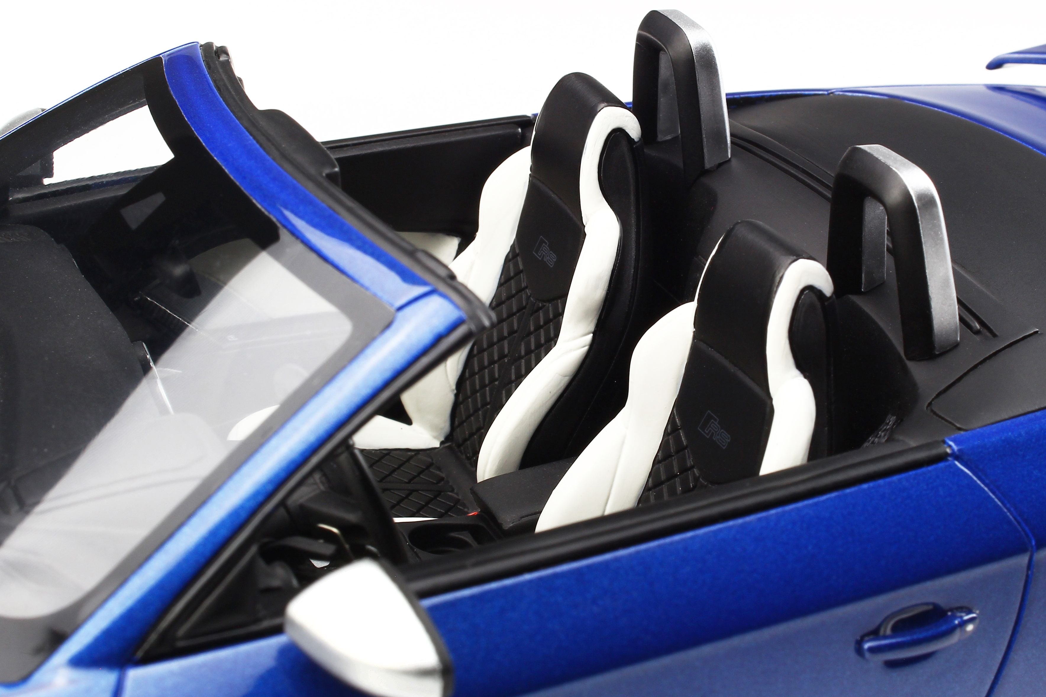 GT Spirit 1/18 AUDI TT RS ROADSTER Sepang Blue GT209