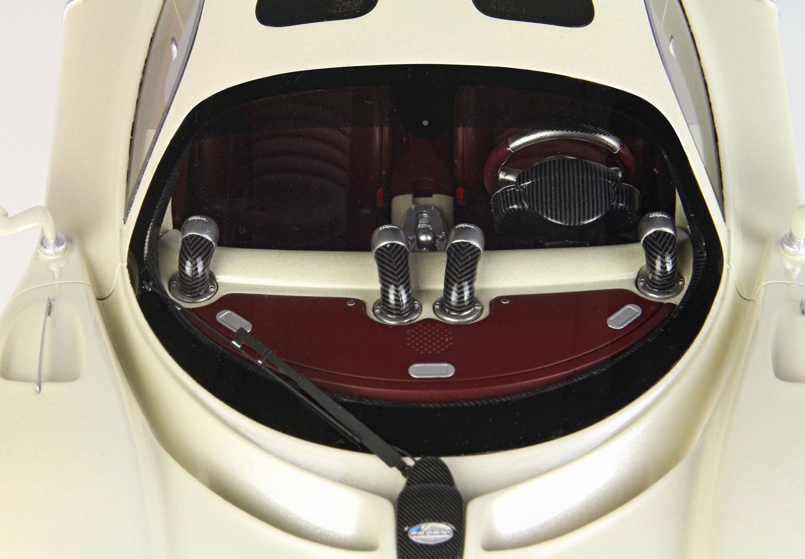 Pagani Utopia - launch spec Grey Rinascimento - 1:18