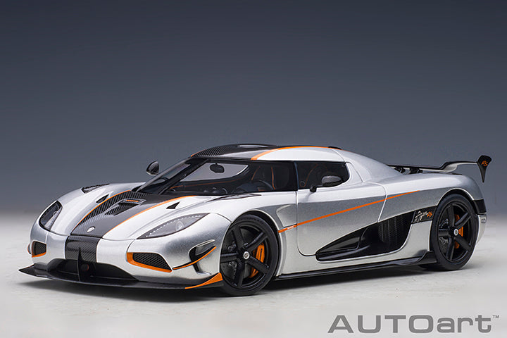 KOENIGSEGG AGERA RS (MOON SILVER/CARBON BLACK/ORANGE ACCENTS)