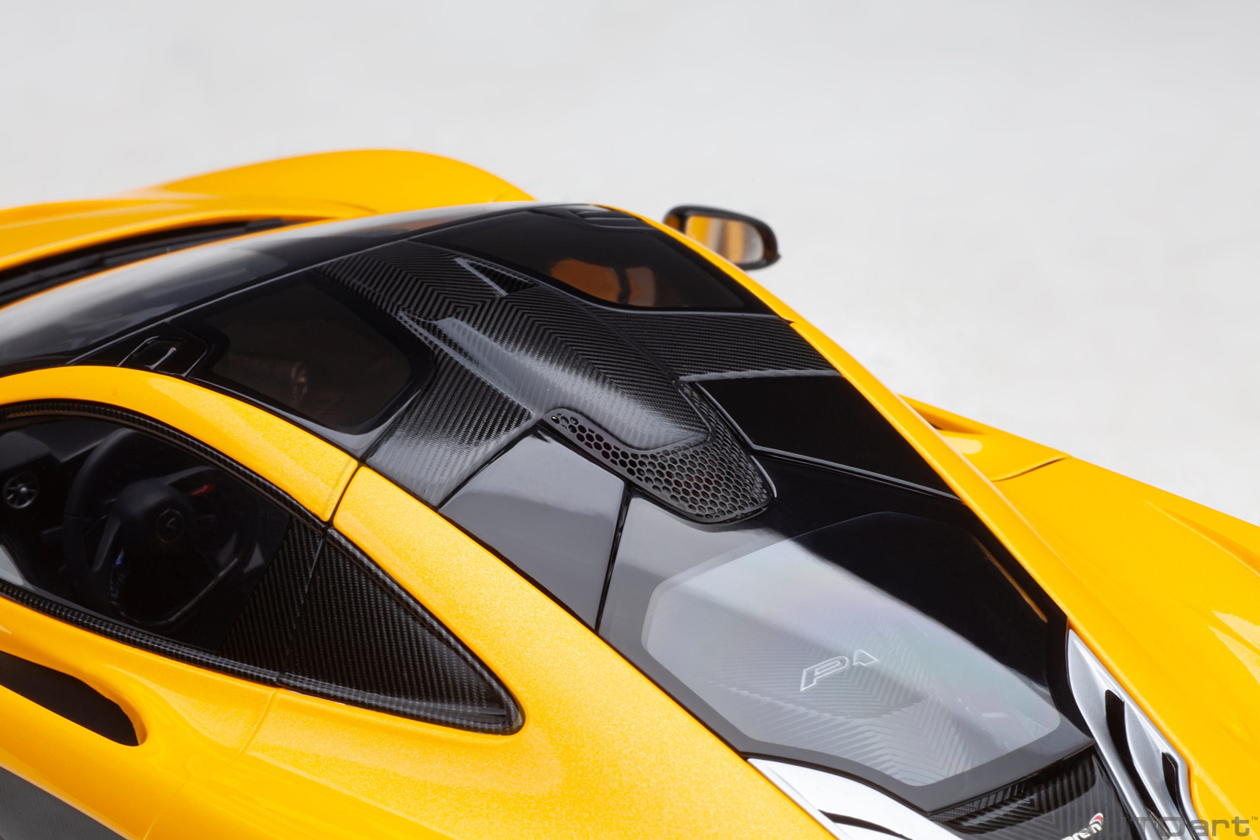 AUTOart 1:18 McLaren P1 (Volcano Yellow with yellow calipers) 76067