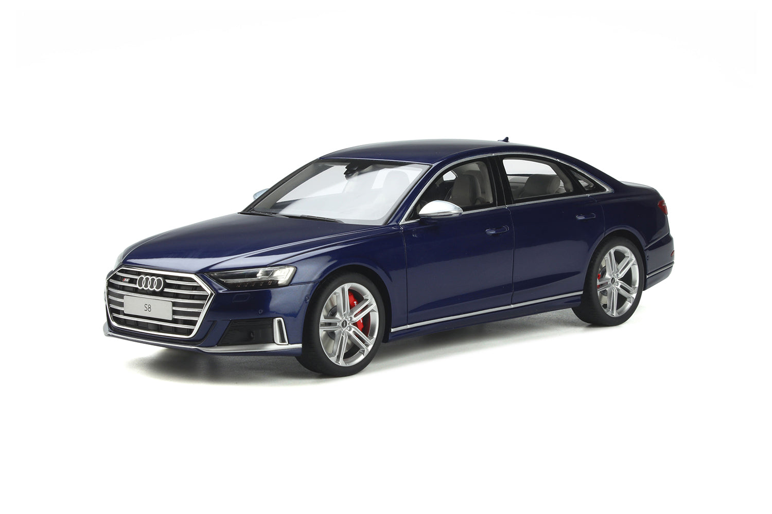 GT Spirit 1:18 2020 Audi S8 Navarra Blue GT313