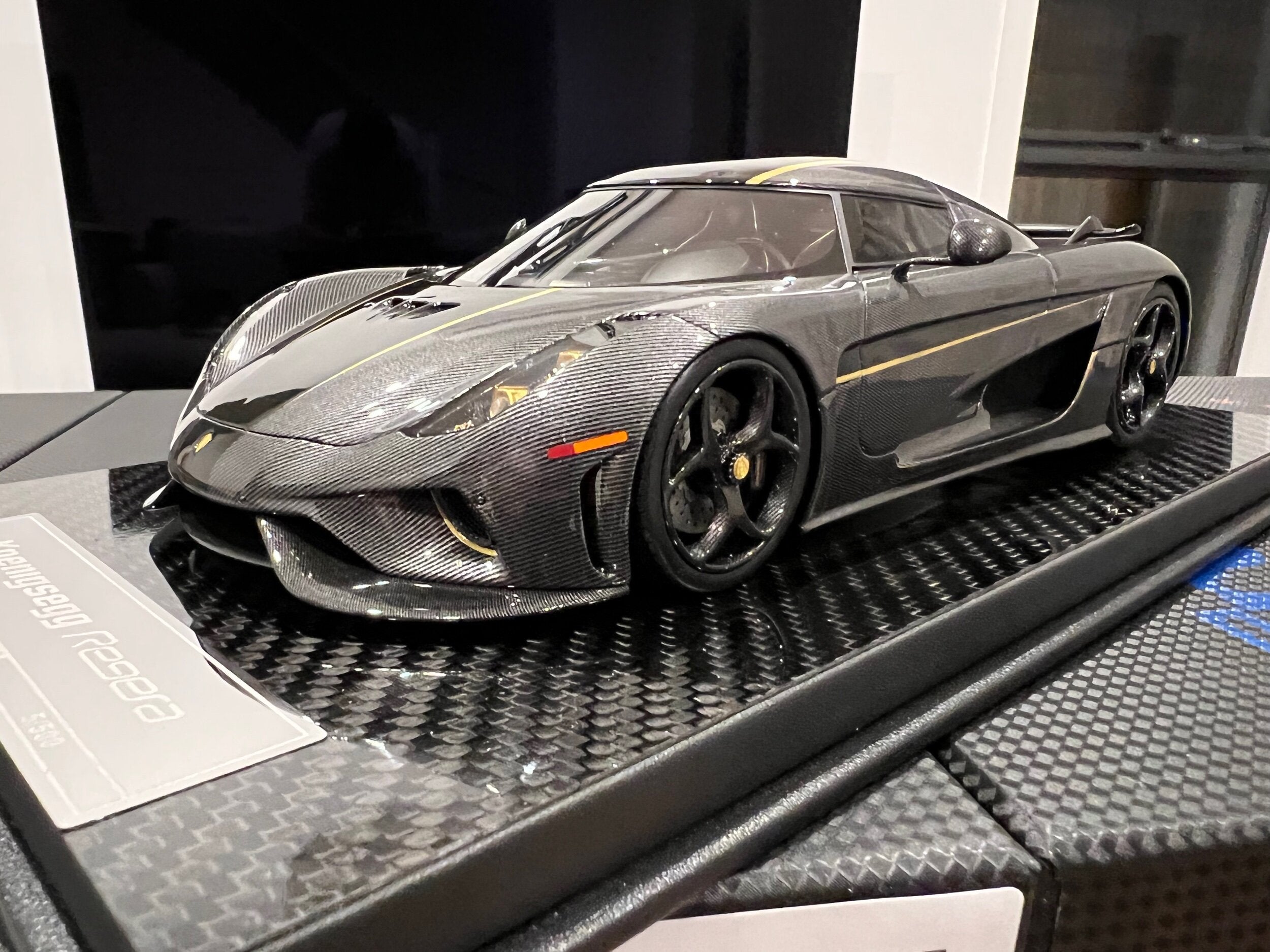 Koenigsegg Regera Golden Knight - 1:18
