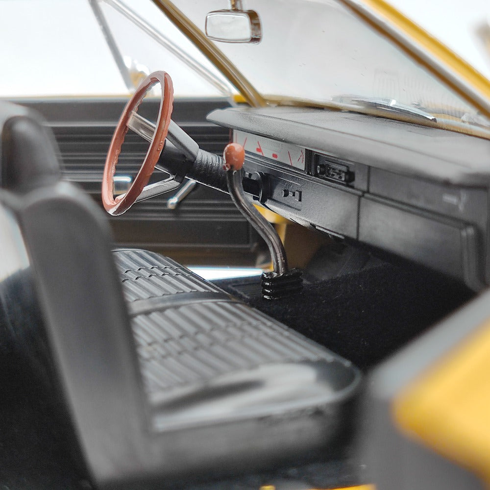 1:18 SUPERCAR Plymouth Roadrunner 1969 1/2 440 6BBL VERSION #29555P Diecast Car Toy Gift