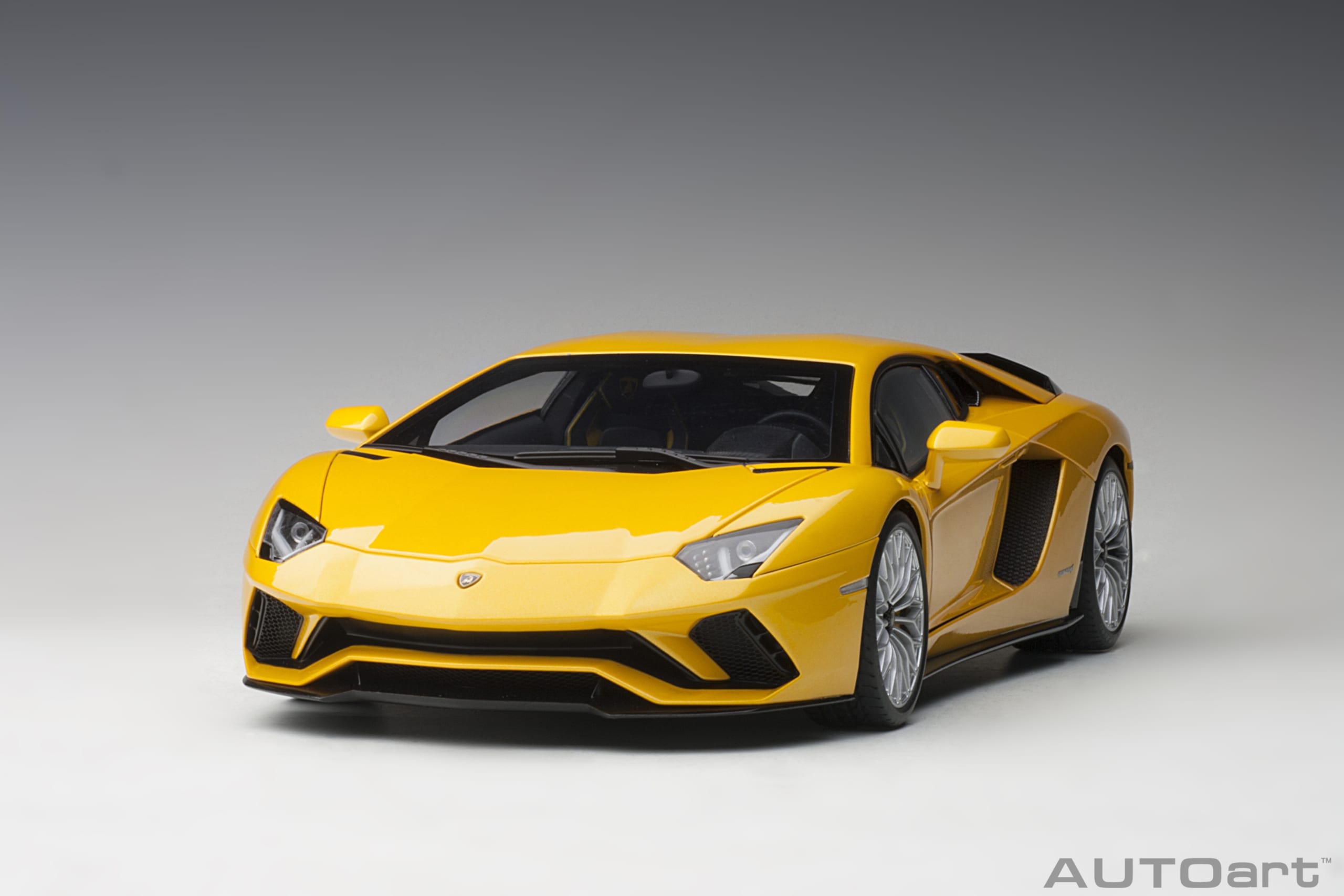 AUTOart 1:18 Lamborghini Aventador S (Yellow Orion) 79132