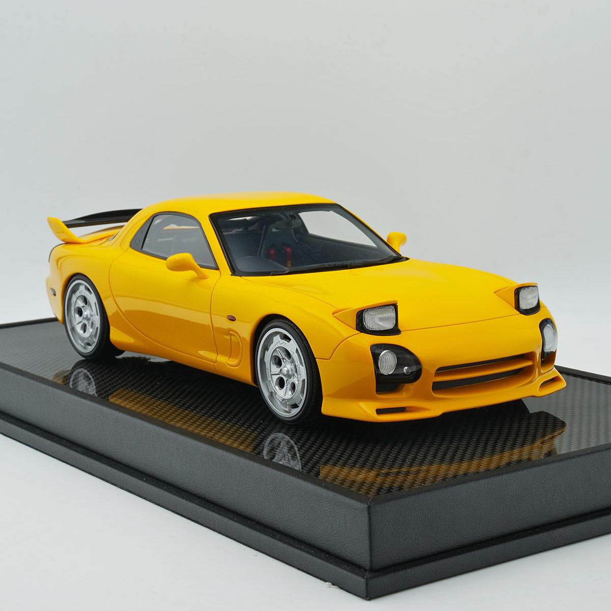 *PREORDER* Polar Master 1:18 Mazda (FD3S) RX-7 A-Spec Edition in Yellow with Engine Display
