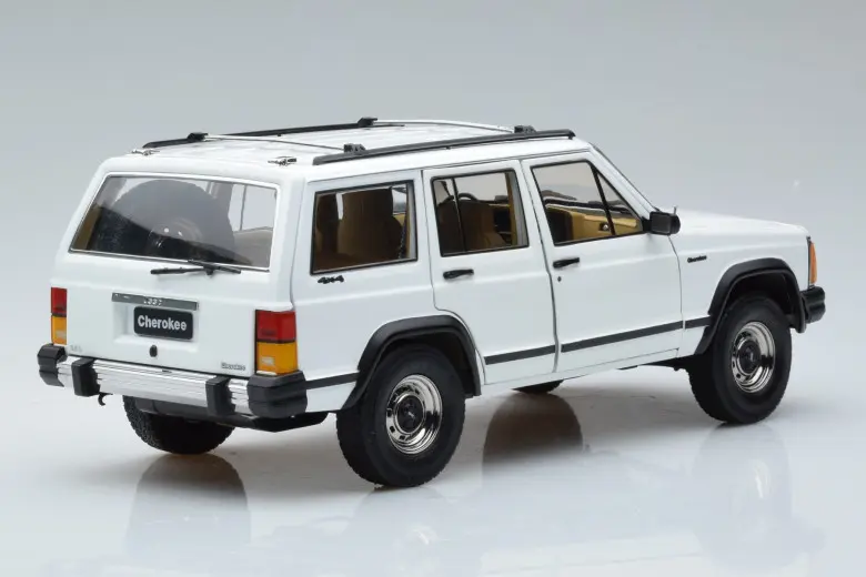JEEP CHEROKEE XJ WHITE 1/18