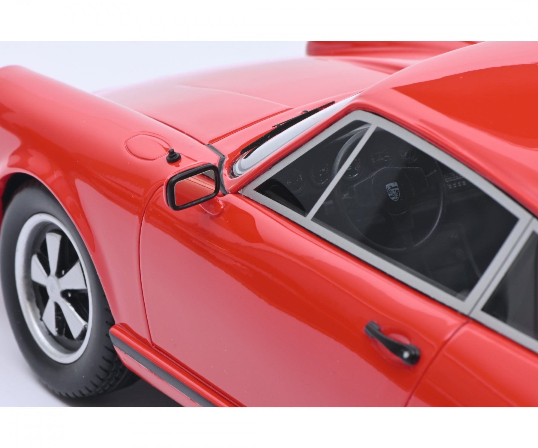 Schuco 1:18 Porsche 911 Coupe 1974 Red 450025600
