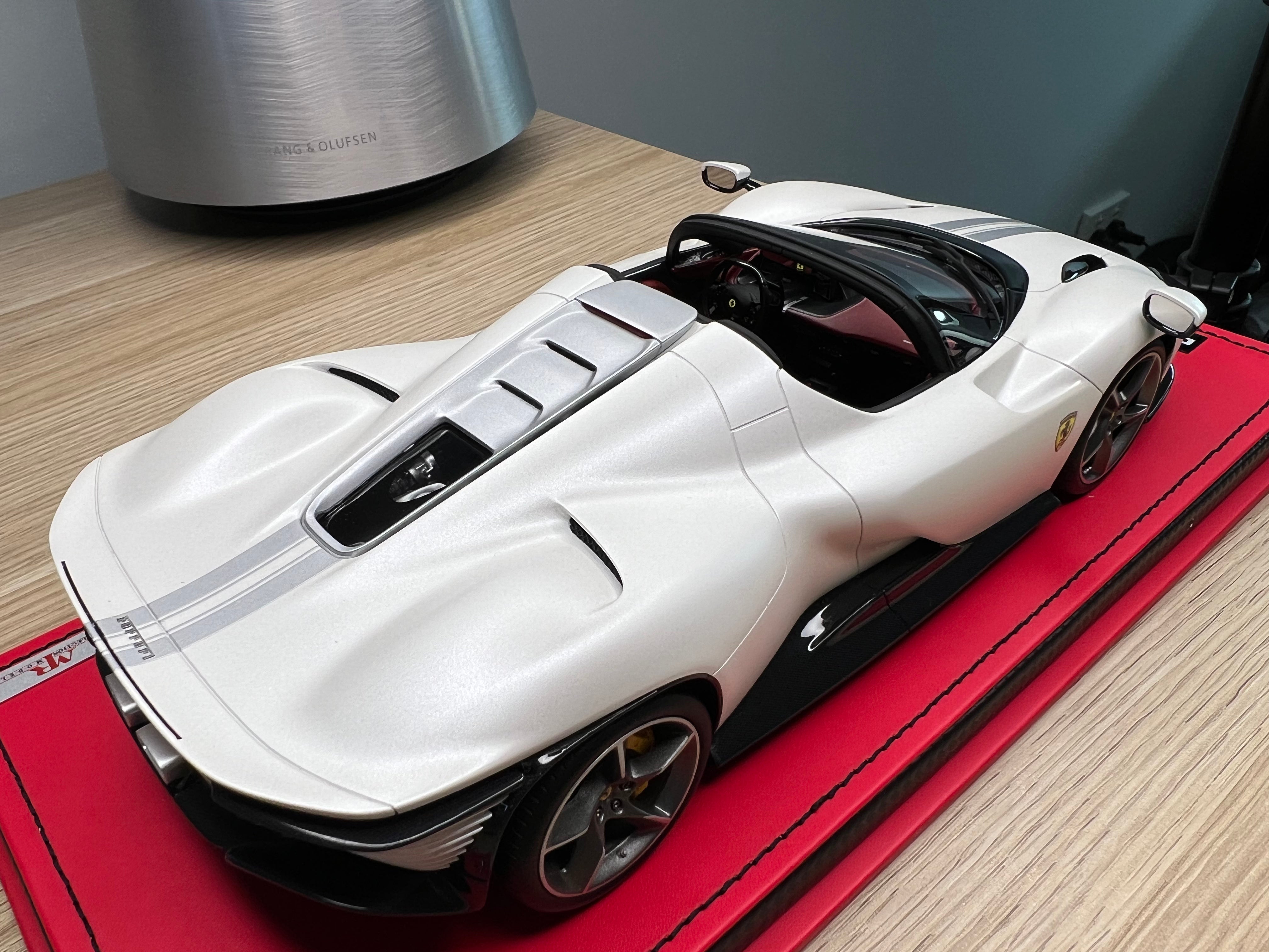 Ferrari Daytona SP3 Icona - Pearl White - 1:18