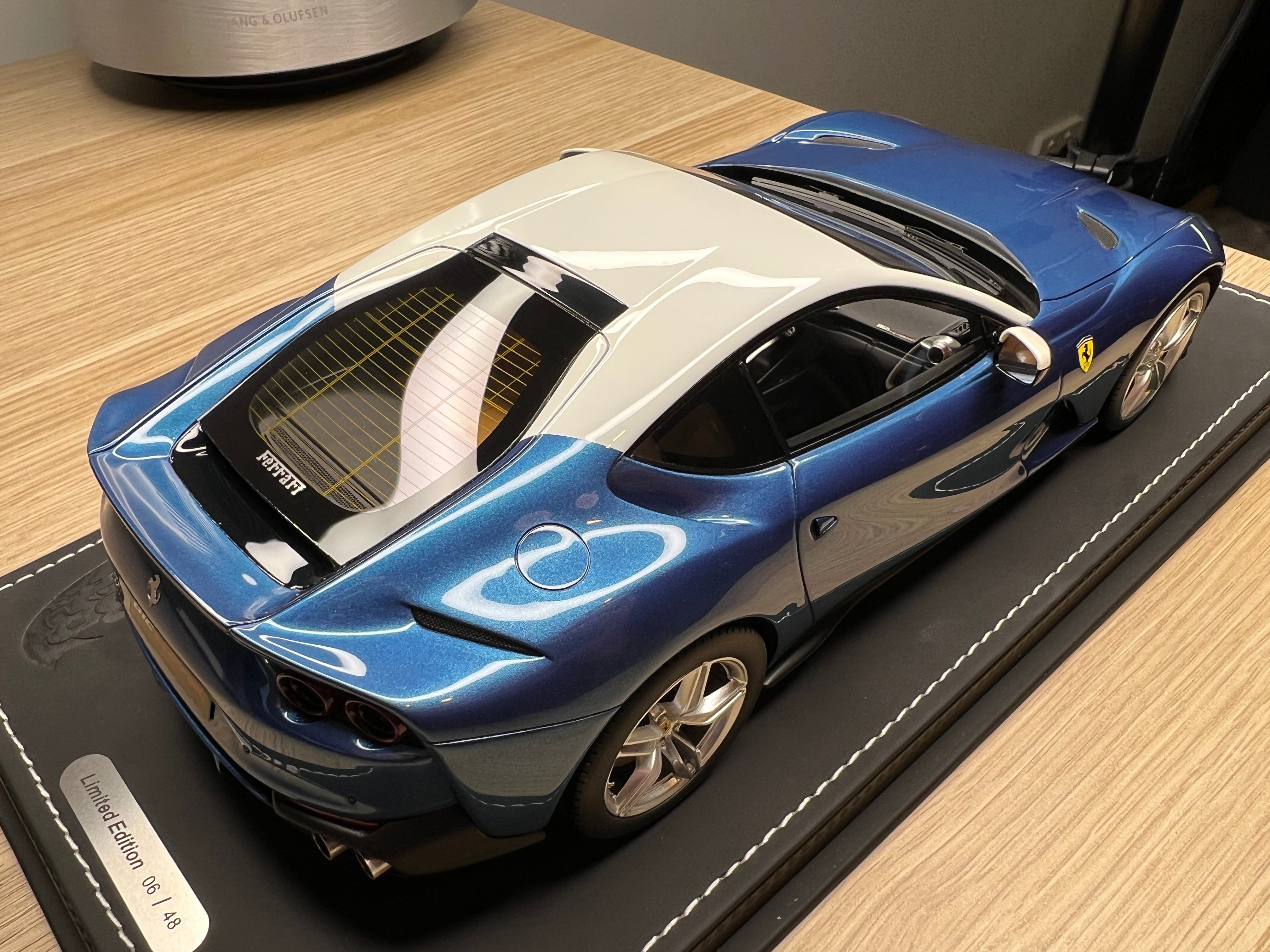 Ferrari 812 Superfast - Tailor Made - 1:18