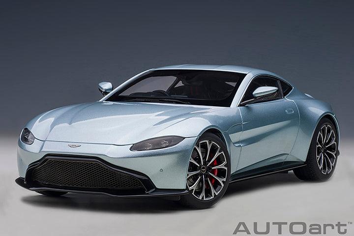 AUTOART 1/18 ASTON MARTIN VANTAGE 2019 (SKYFALL SILVER) 70276
