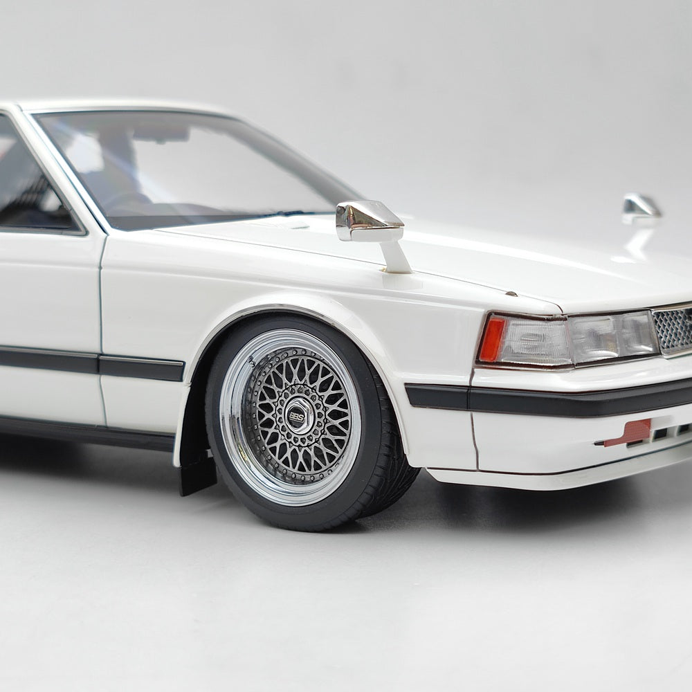 Ignition Model 1:18 Scale Toyota Soarer 2800GT Z10 IG1373 Resin Car Model Limited White Toy Gift