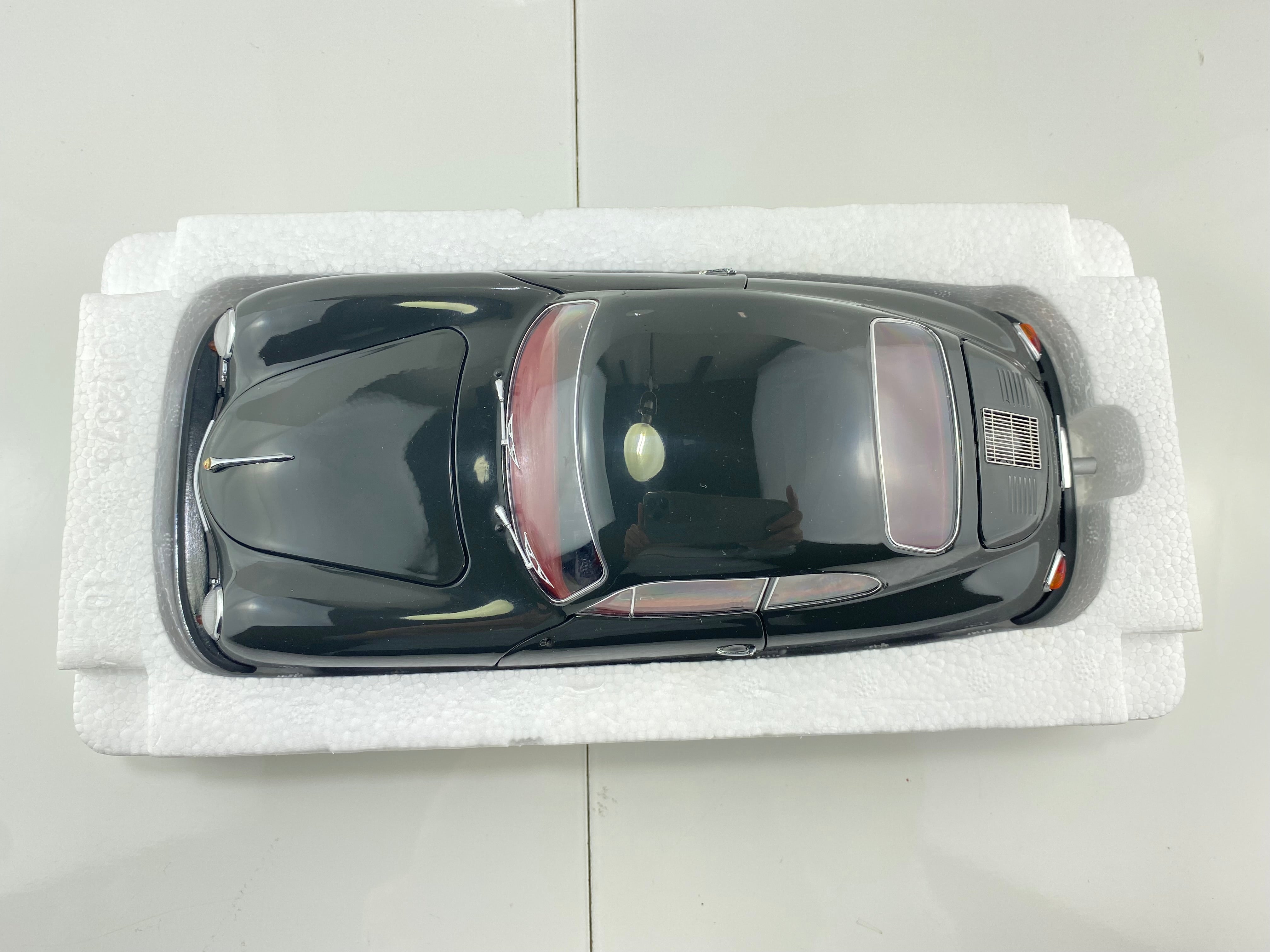 Schuco 1:18 Porsche 356A Carrera Coupe 450030900 (Clearance Final Sale)