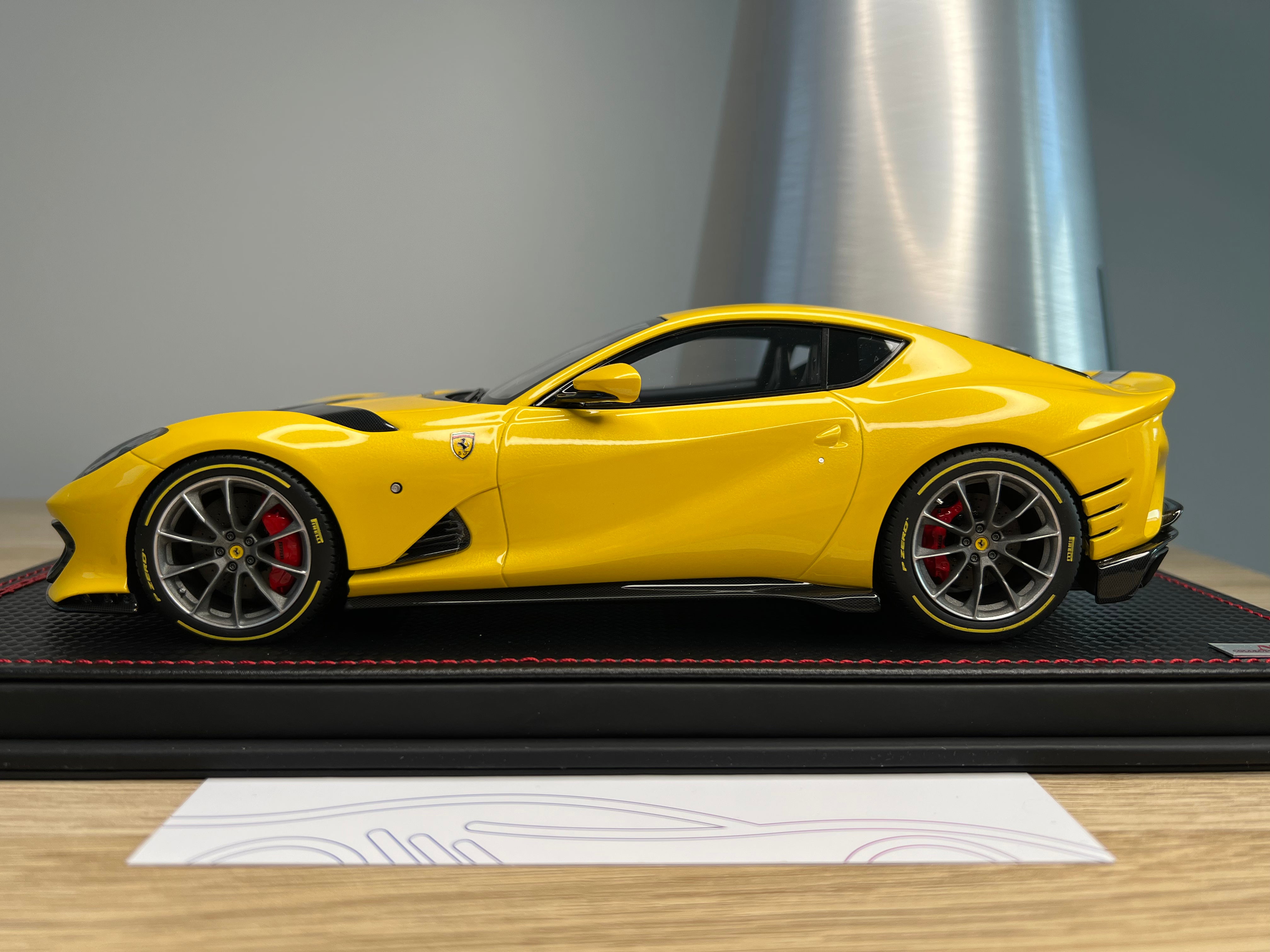 Ferrari 812 Competizione - Giallo Tristrato - 1:18