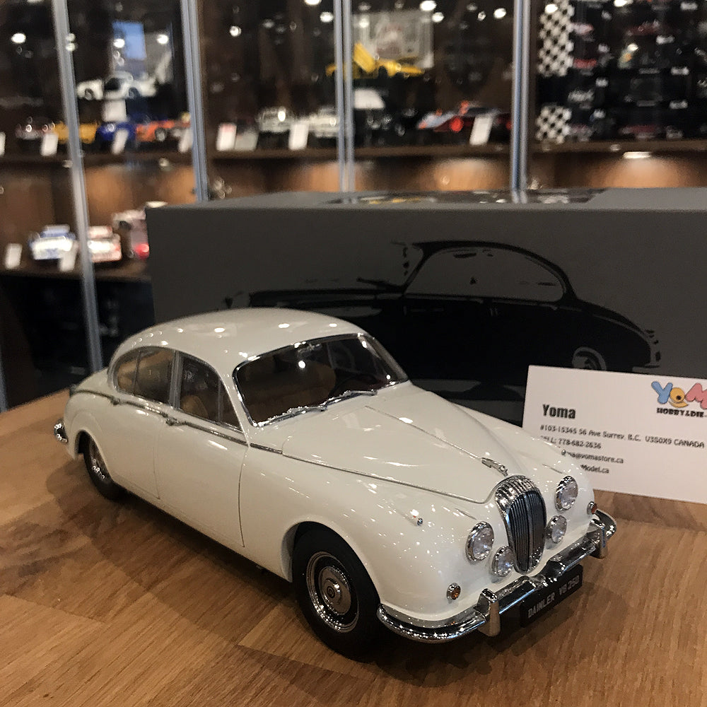 Paragon 1:18 Daimler 250 V8 1967 O.E. White PA-98313