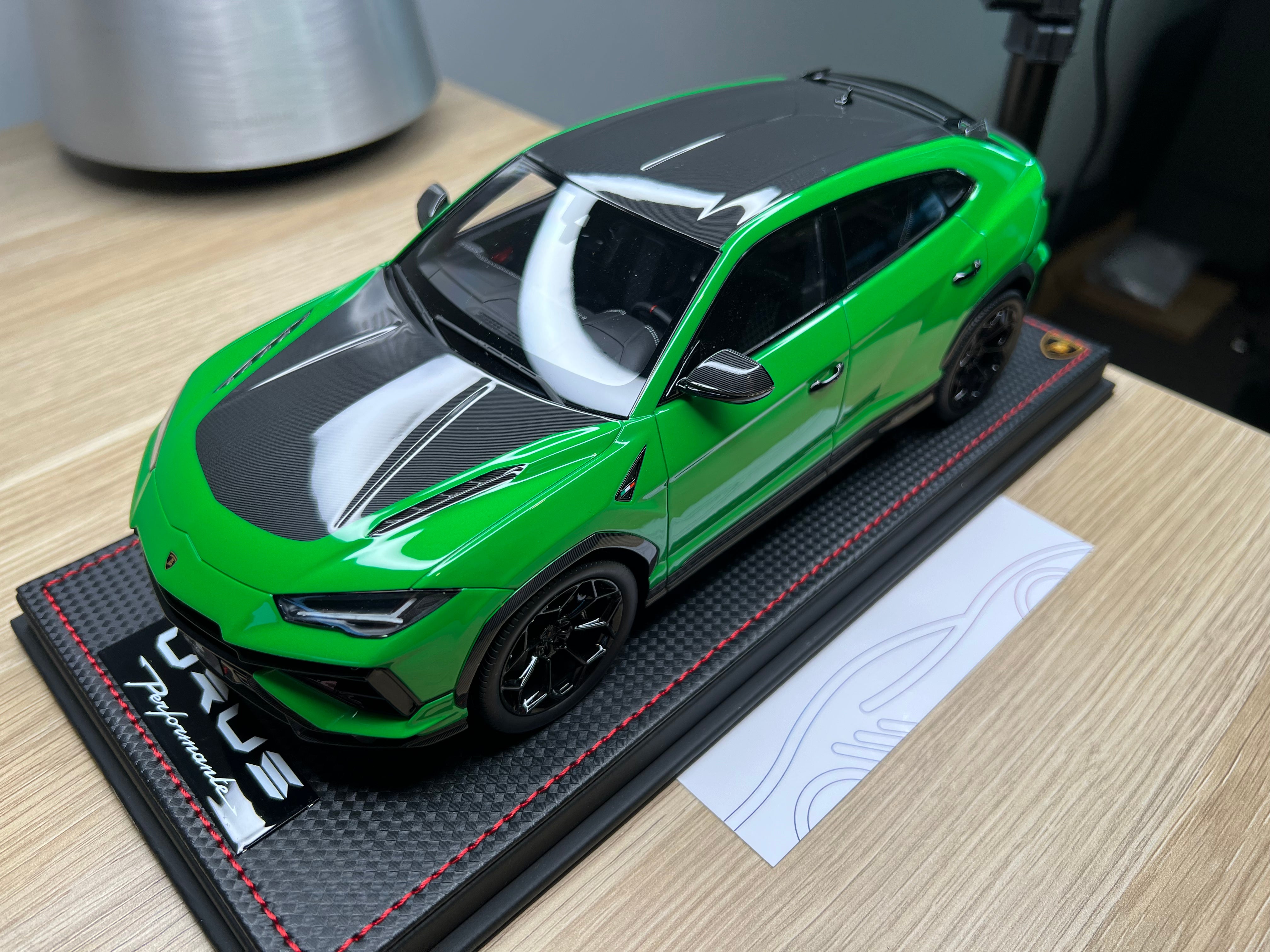 Lamborghini Urus Performante - Verde Viper - 1:18