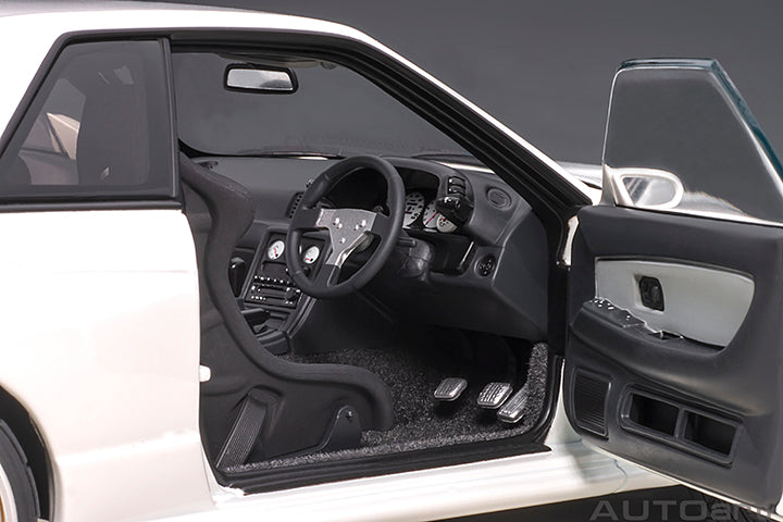 AUTOart 1:18 Nissan Skyline GT-R (R32) Wangan Midnight 