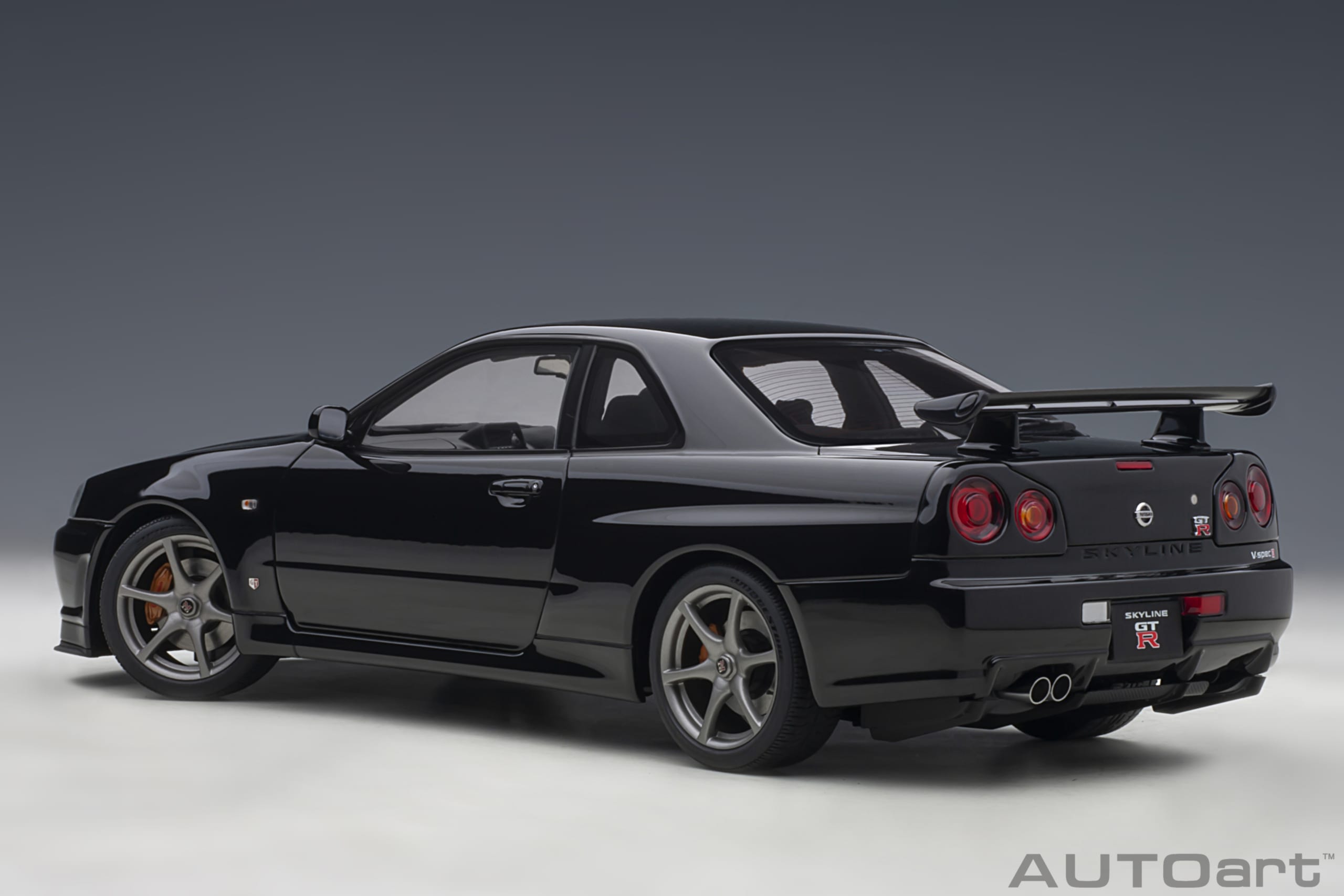 AUTOart 1:18 Nissan Skyline GT-R (R34) V-spec II (Black Pearl) 77407