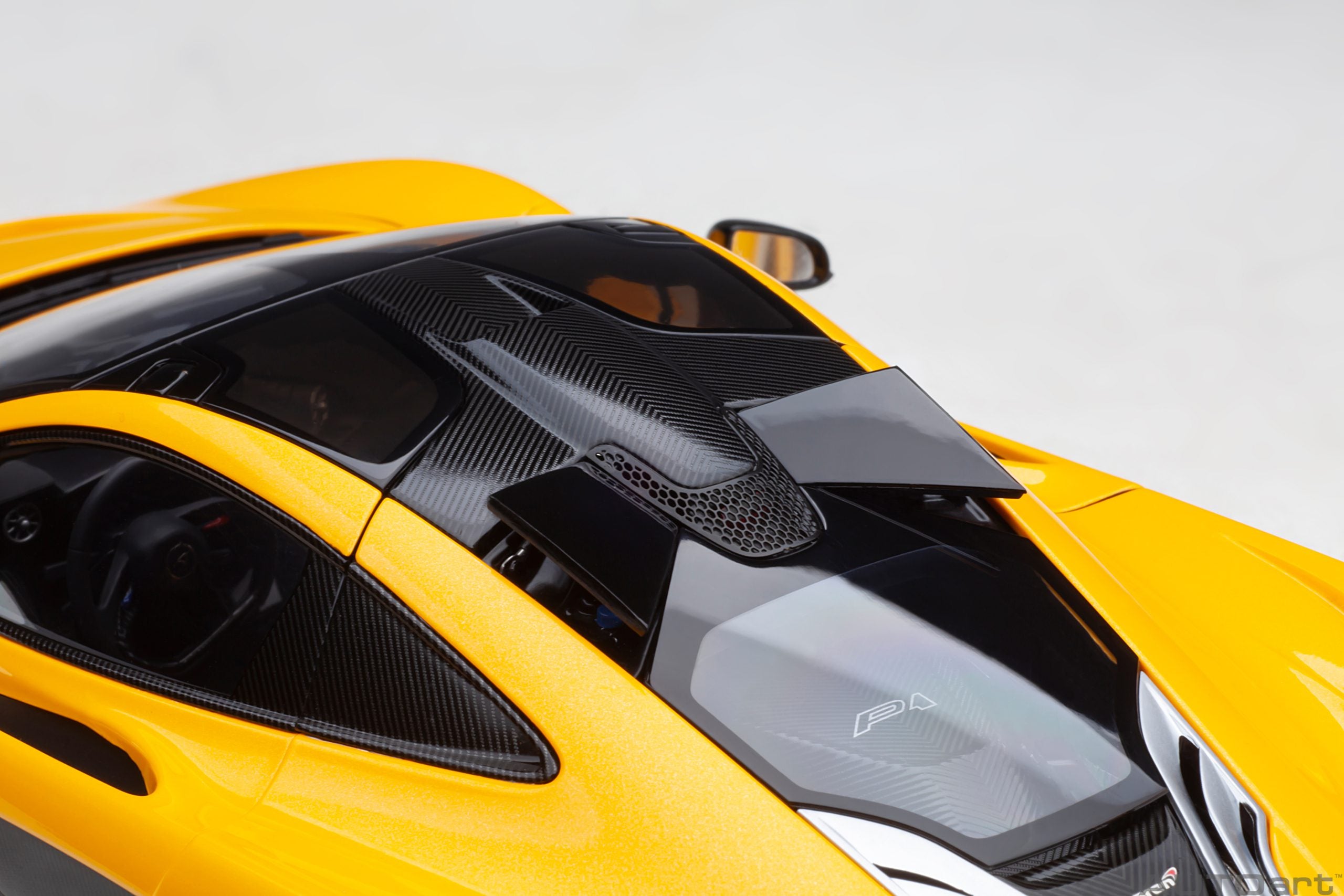 AUTOart 1:18 McLaren P1 (Volcano Yellow with yellow calipers) 76067