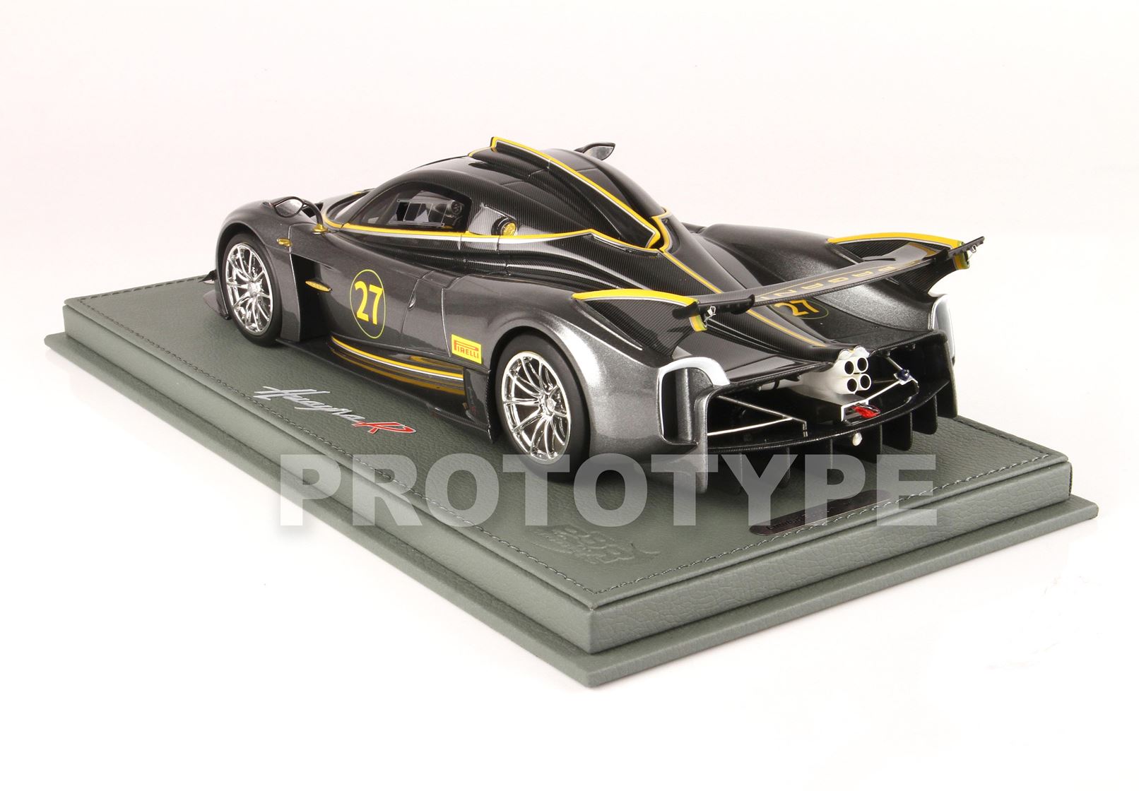 Pagani Huayra R - 1:18