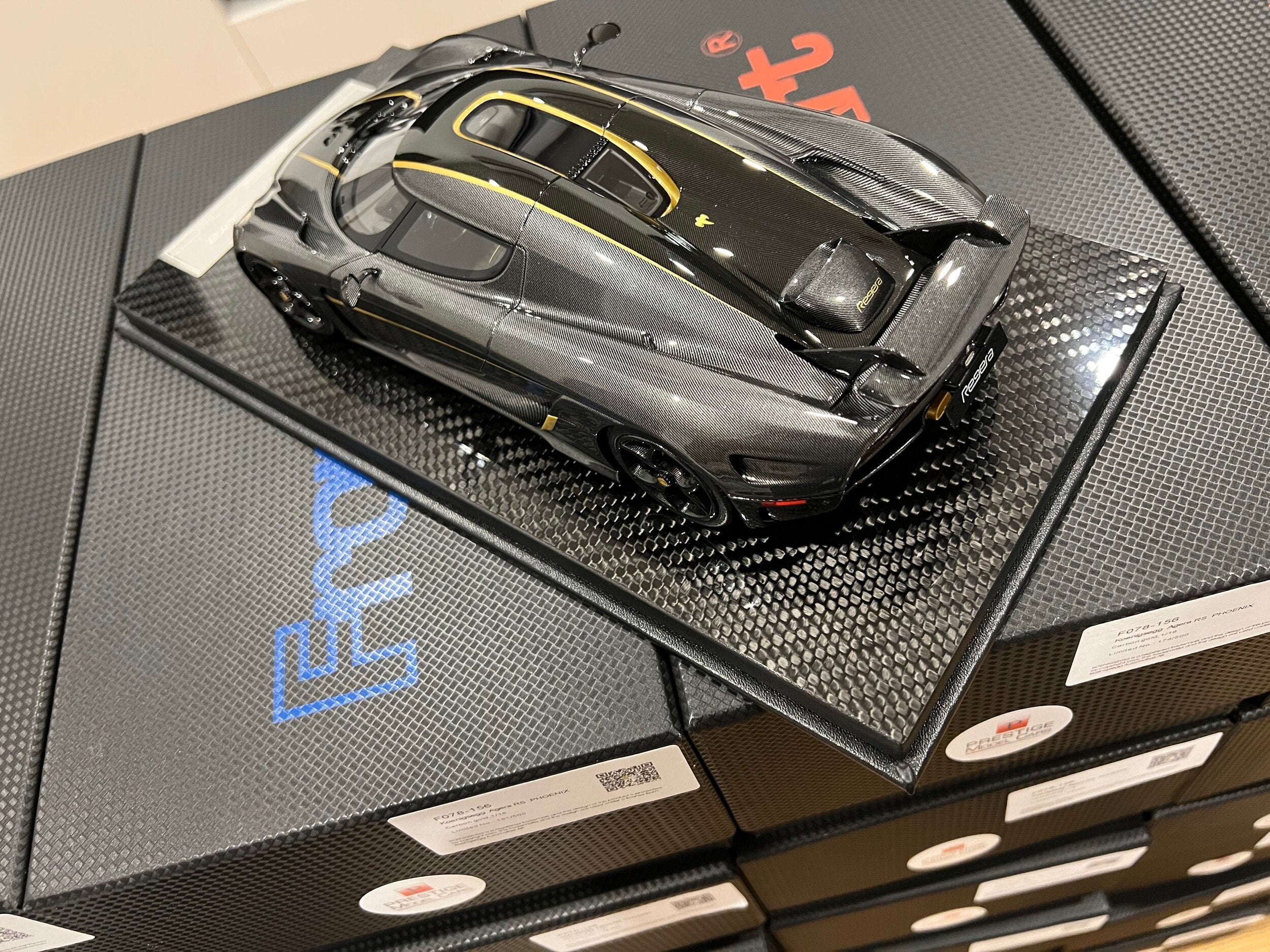 Koenigsegg Regera Golden Knight - 1:18