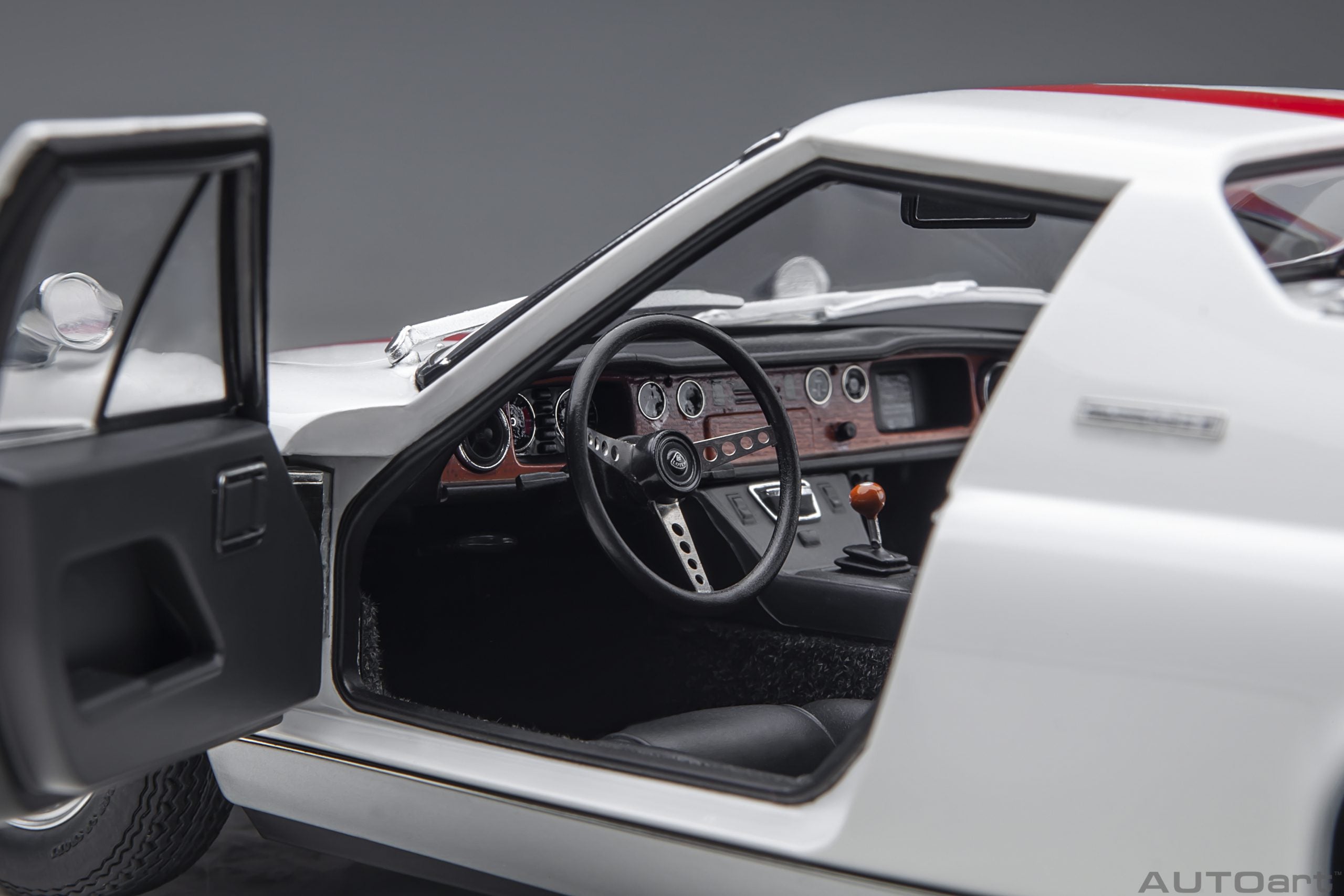 AUTOart 1:18 Lotus Europa Special “THE CIRCUIT WOLF” 75396
