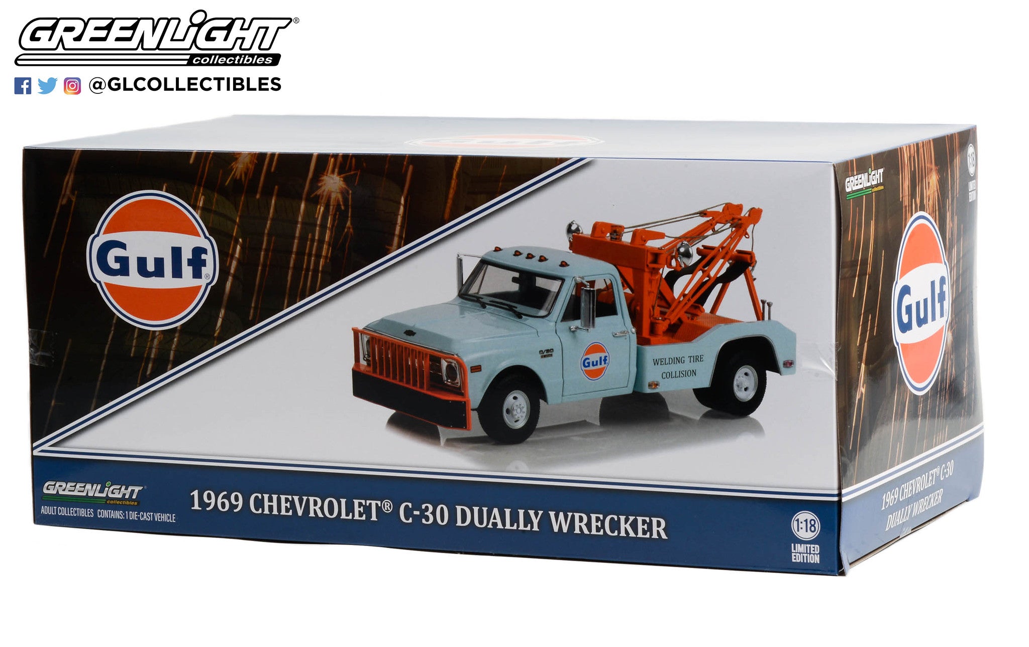 GreenLight 1:18 1969 Chevrolet C-30 Dually Wrecker - Gulf Oil Welding Tire Collision 13624