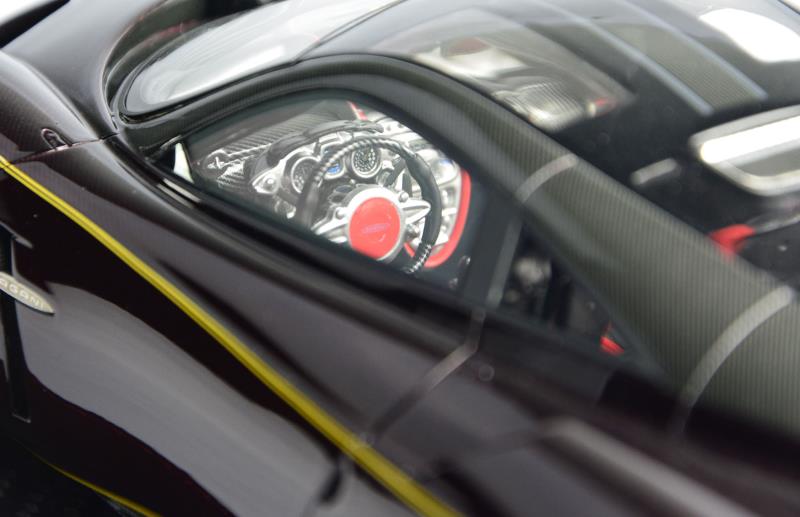 Frontiart AvanStyle 1:18 Pagani Huayra Purple red AS016-116